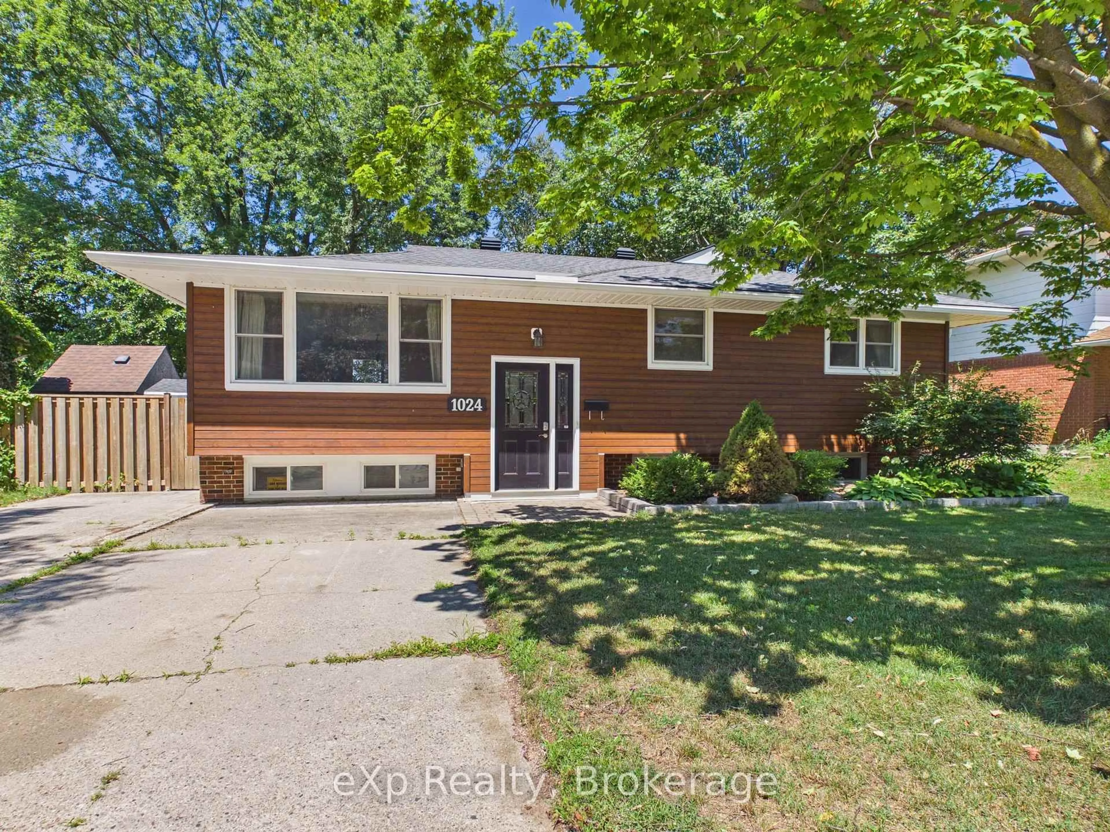 Unknown for 1024 Wellington St, Saugeen Shores Ontario N0H 2C3