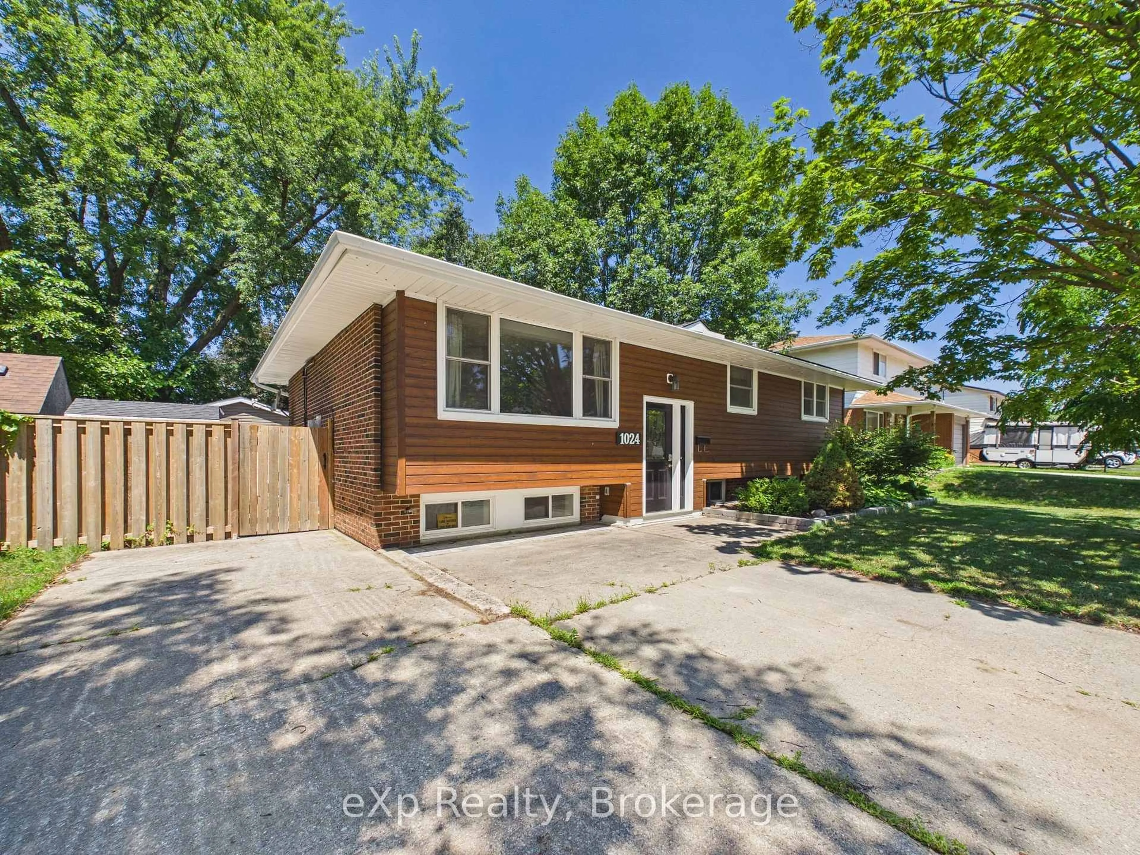 Home with brick exterior material, street for 1024 Wellington St, Saugeen Shores Ontario N0H 2C3