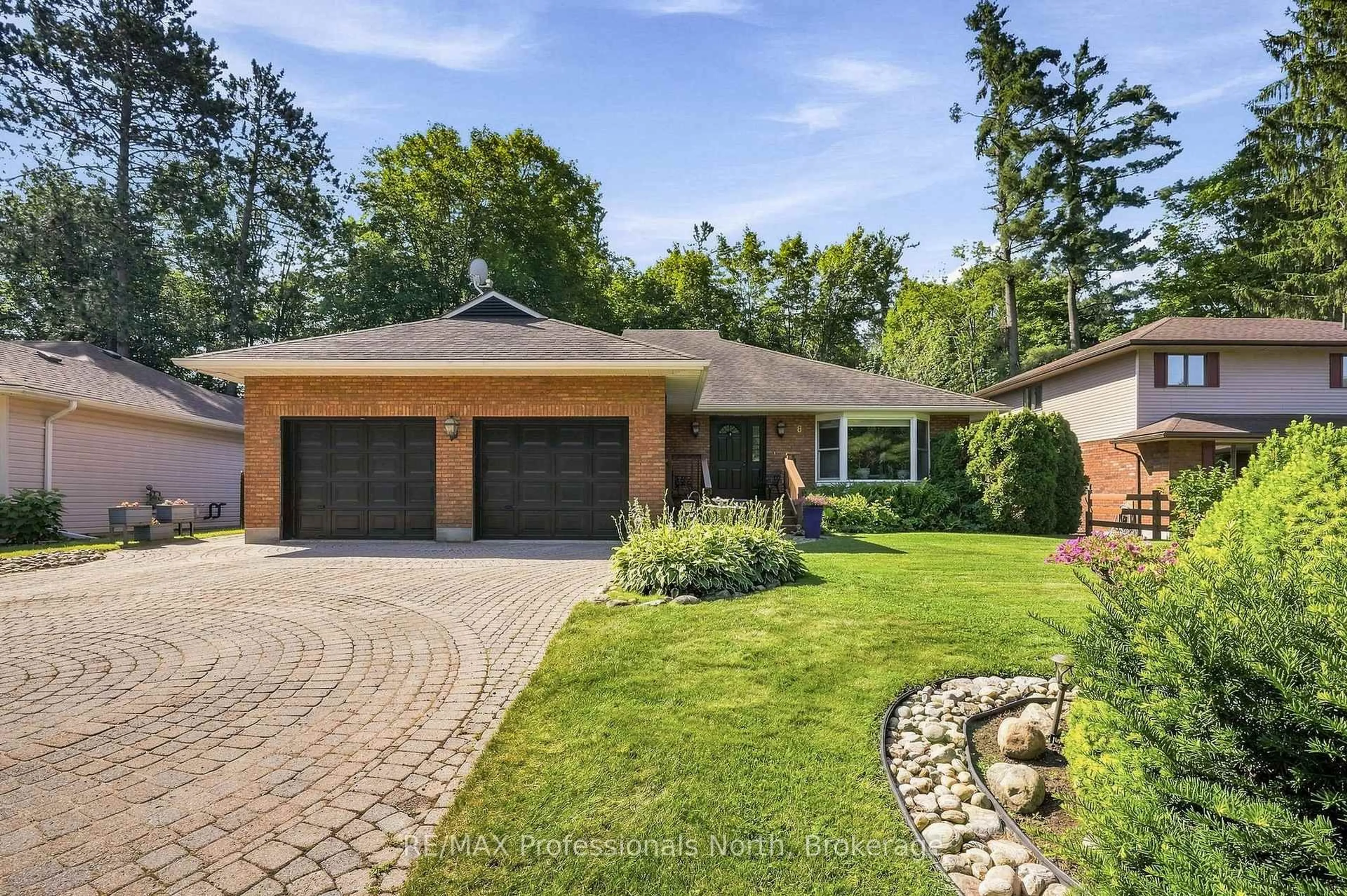 Home with brick exterior material, street for 8 PALMER Crt, Bracebridge Ontario P1L 1K5