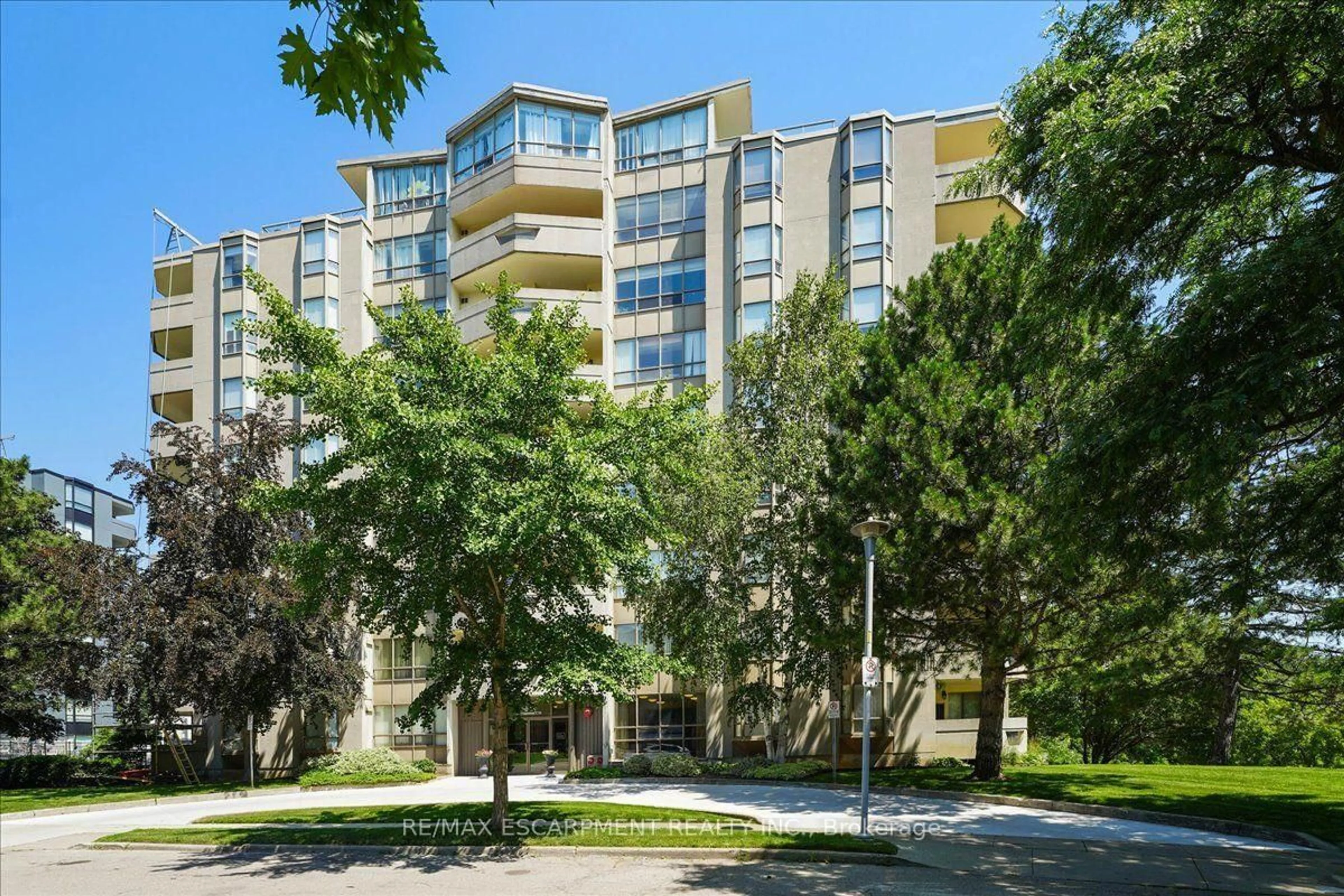 Unknown for 8 Village Green Blvd #807, Hamilton Ontario L8G 5B8