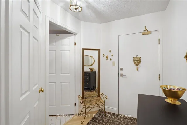 8 Village Green Blvd #807, Hamilton 5