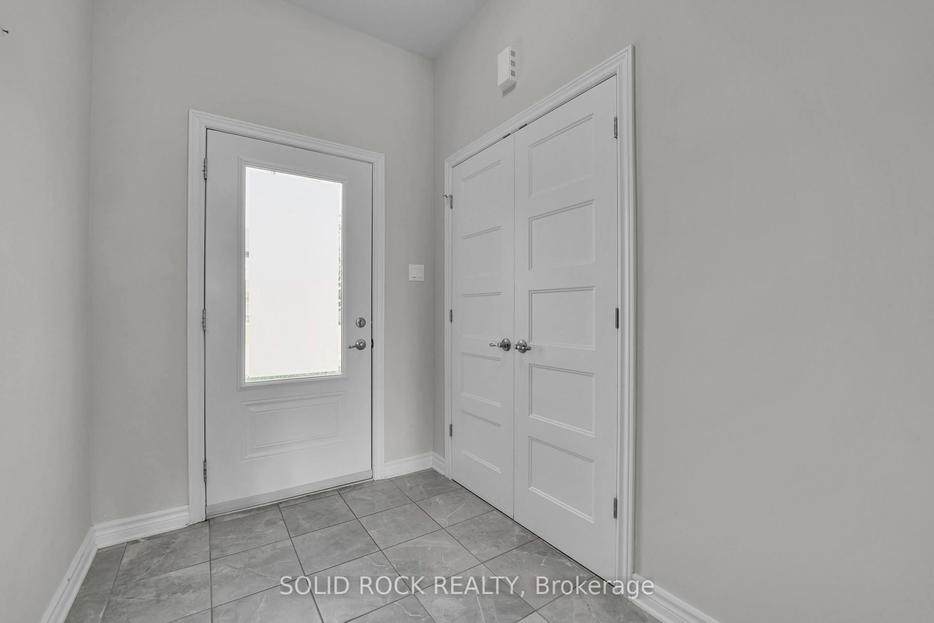 Indoor entryway for 82 O'Donovan Dr, Carleton Place Ontario K7C 0S2