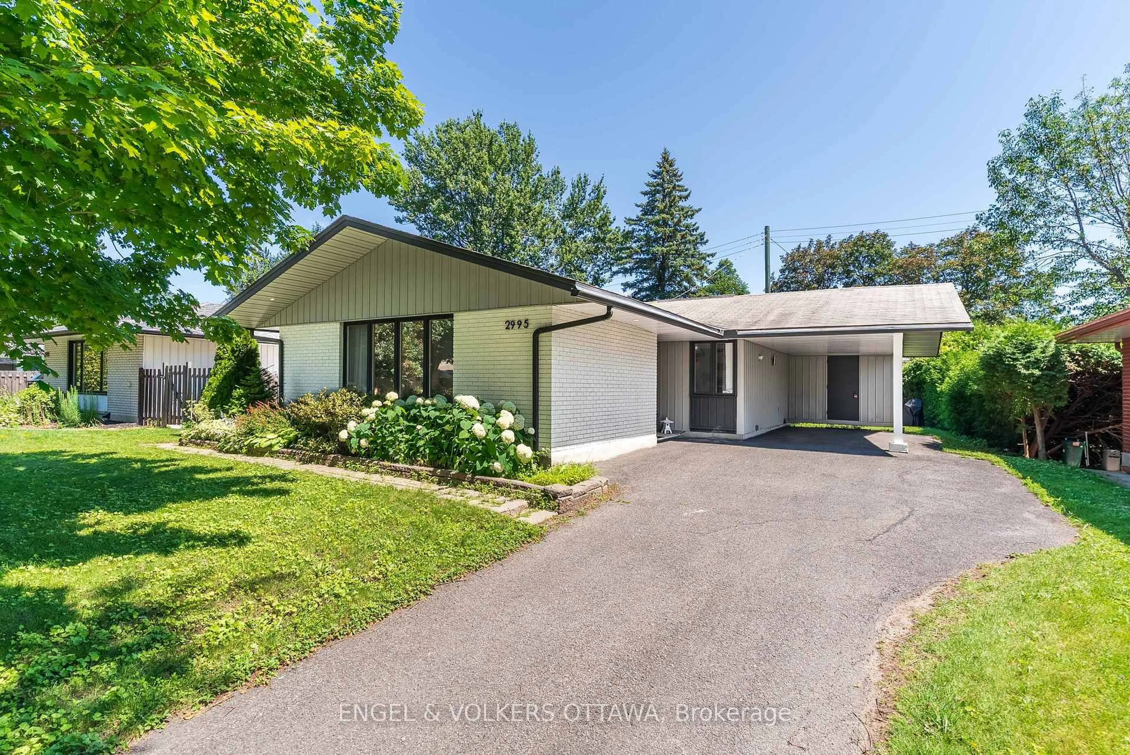 Unknown for 2995 Cowan Cres, Ottawa Ontario K1V 8K9