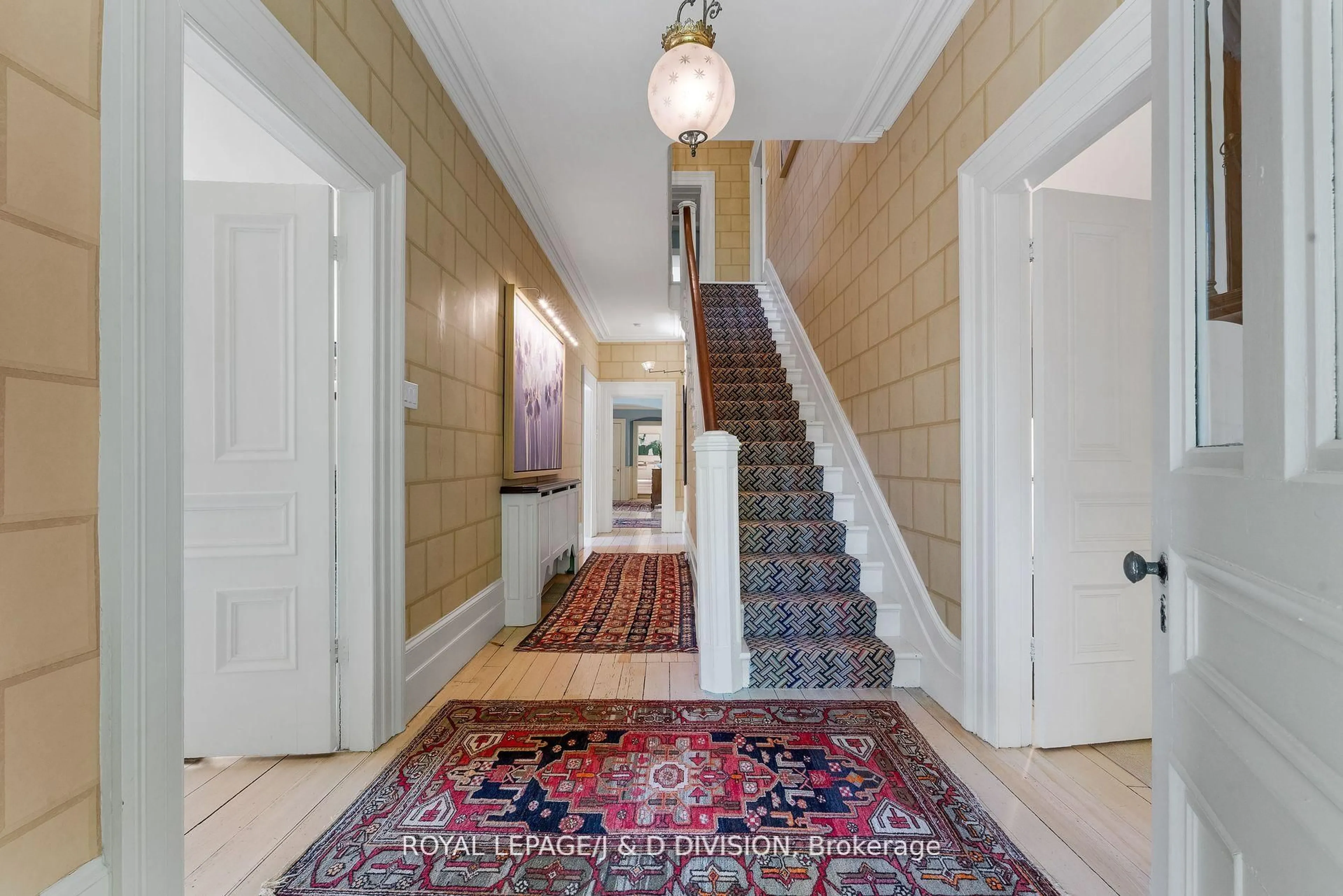 Indoor foyer for 4558 County 10 Rd, Port Hope Ontario L1A 3V5