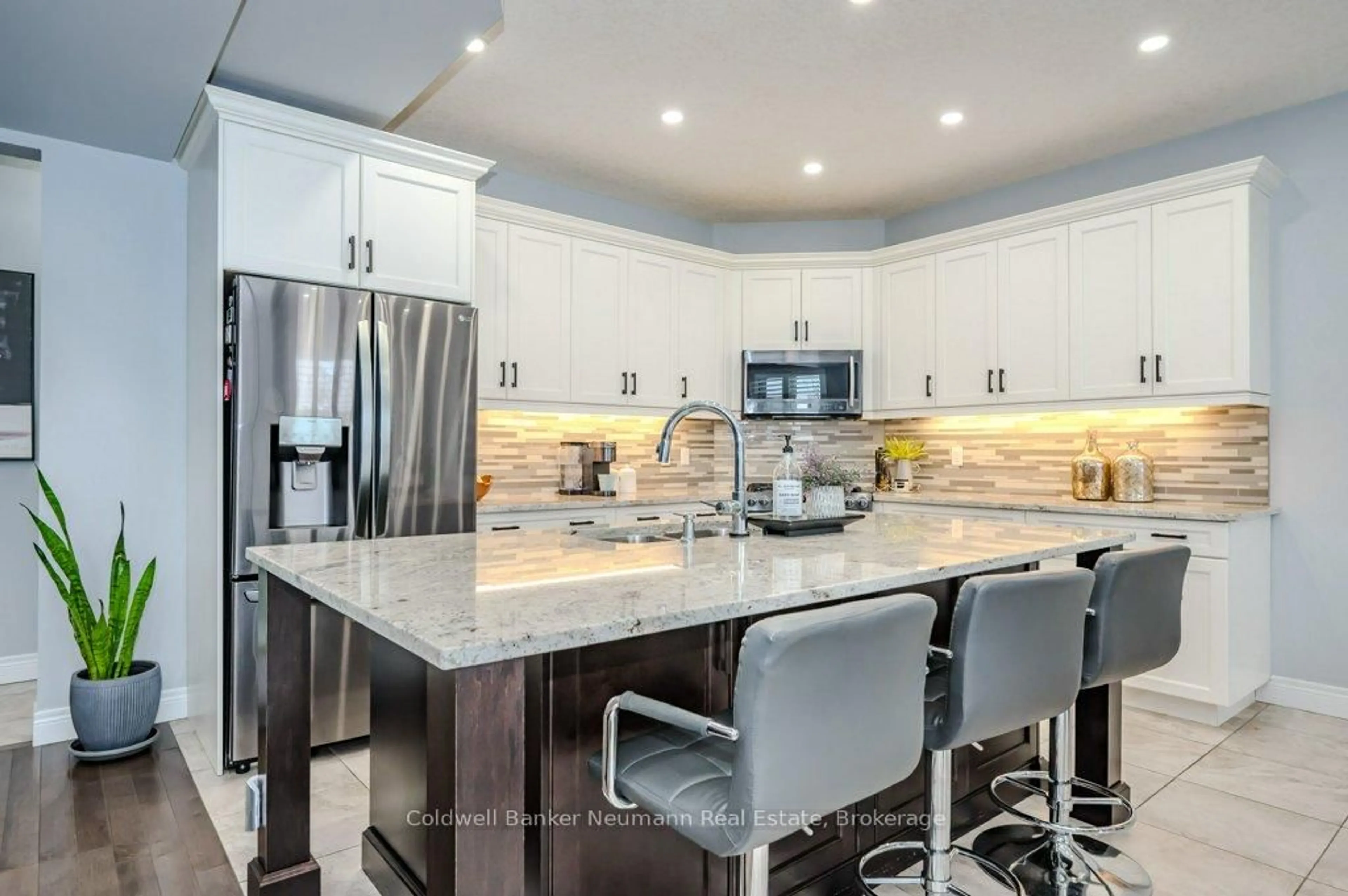 Open concept kitchen, ceramic/tile floor for 254 Gosling Gdns #21, Guelph Ontario N1L 0M4