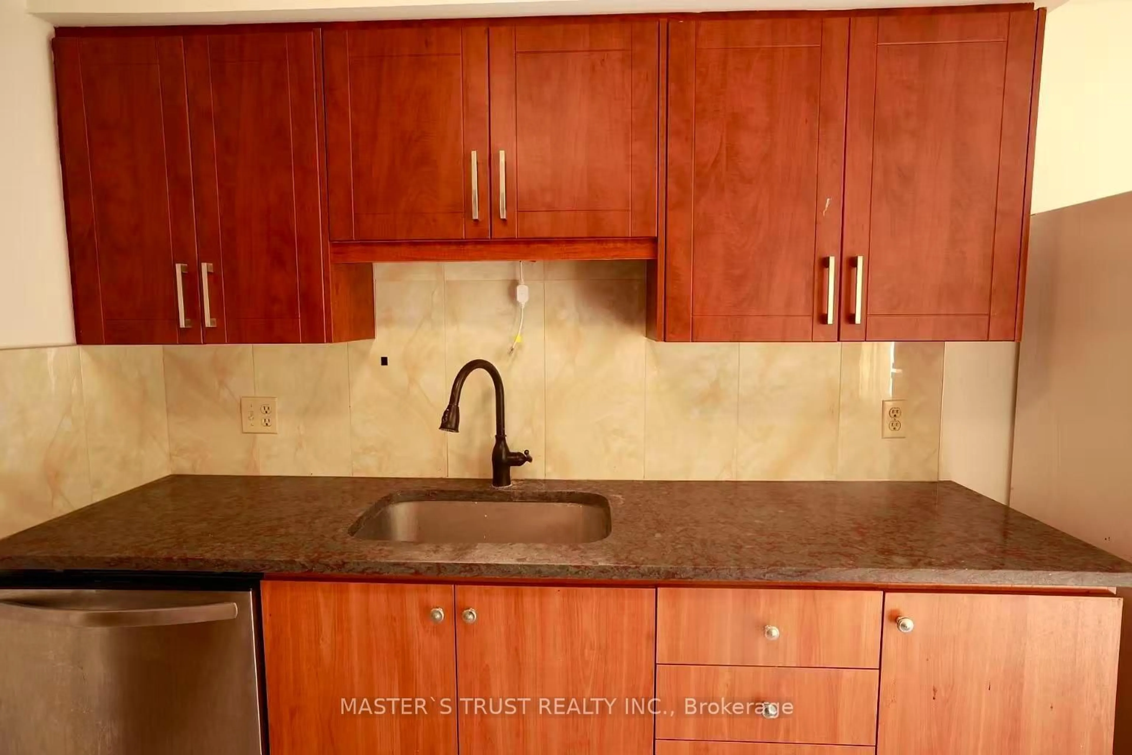 Standard kitchen, ceramic/tile floor for 5 Thornberry Crt, Guelph Ontario N1G 4E5
