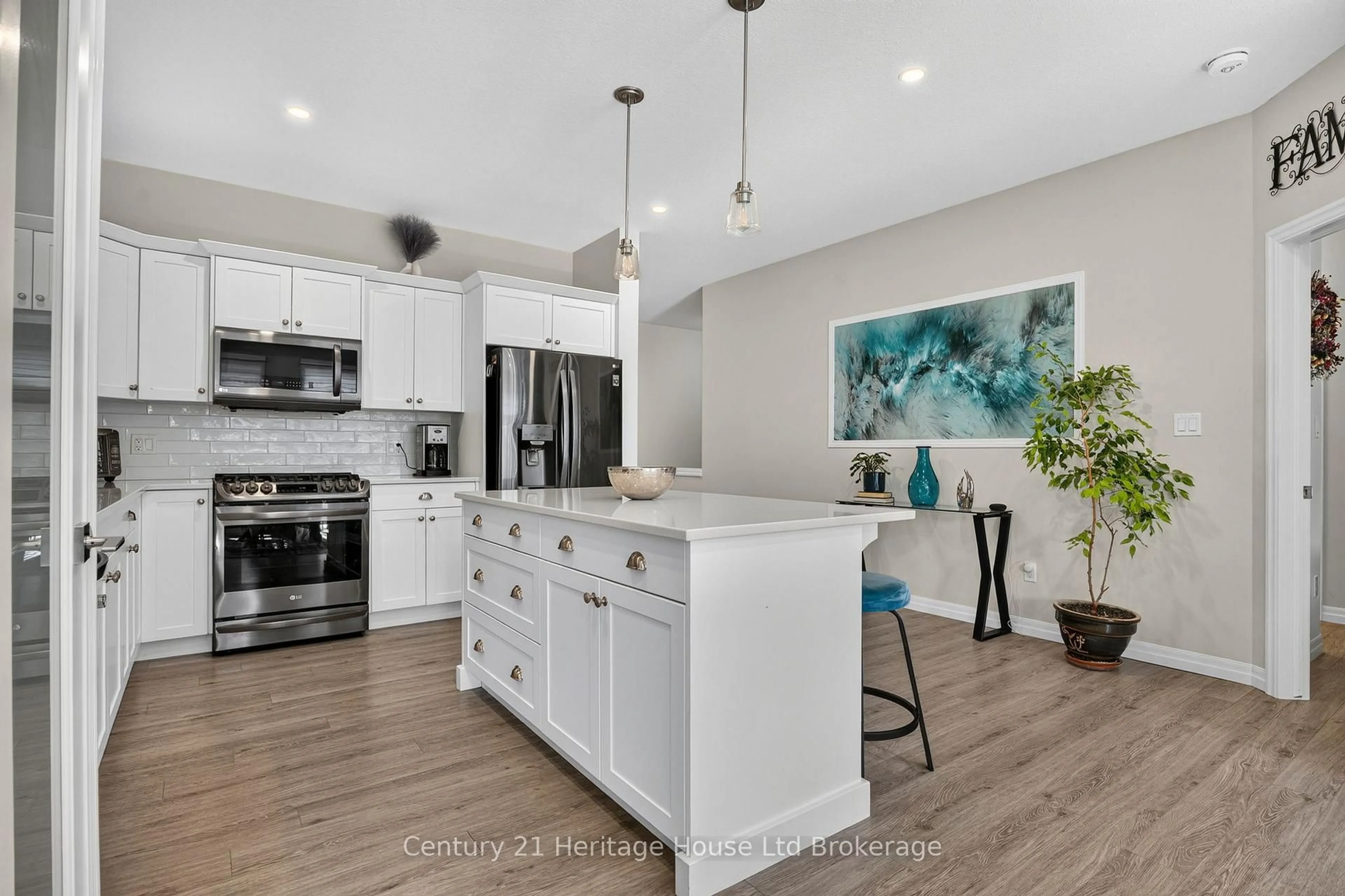 Open concept kitchen, unknown for 16 Huntley Ave, Tillsonburg Ontario N4G 0J3