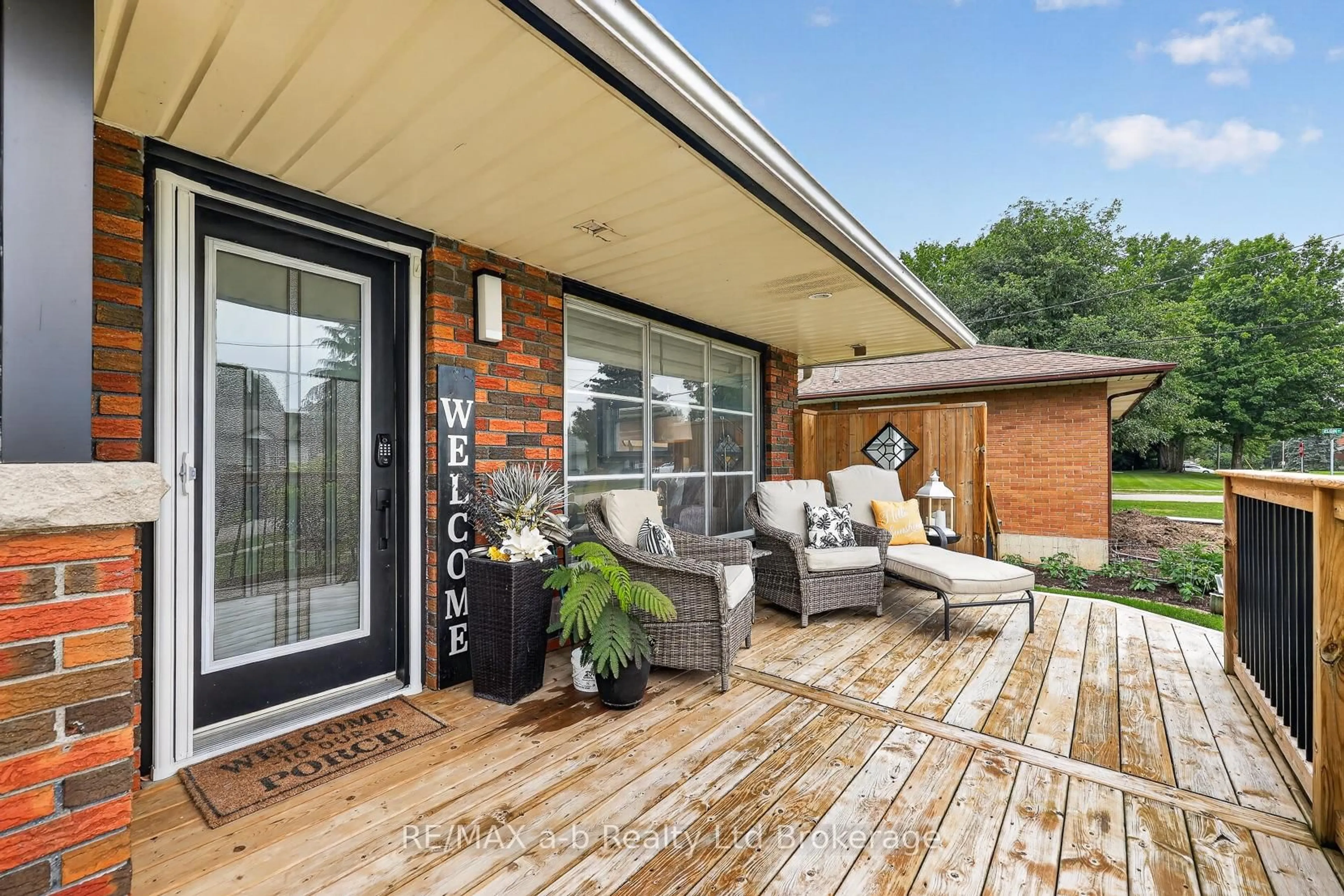 Home with brick exterior material, street for 5 George St, Norwich Ontario N0J 1P0