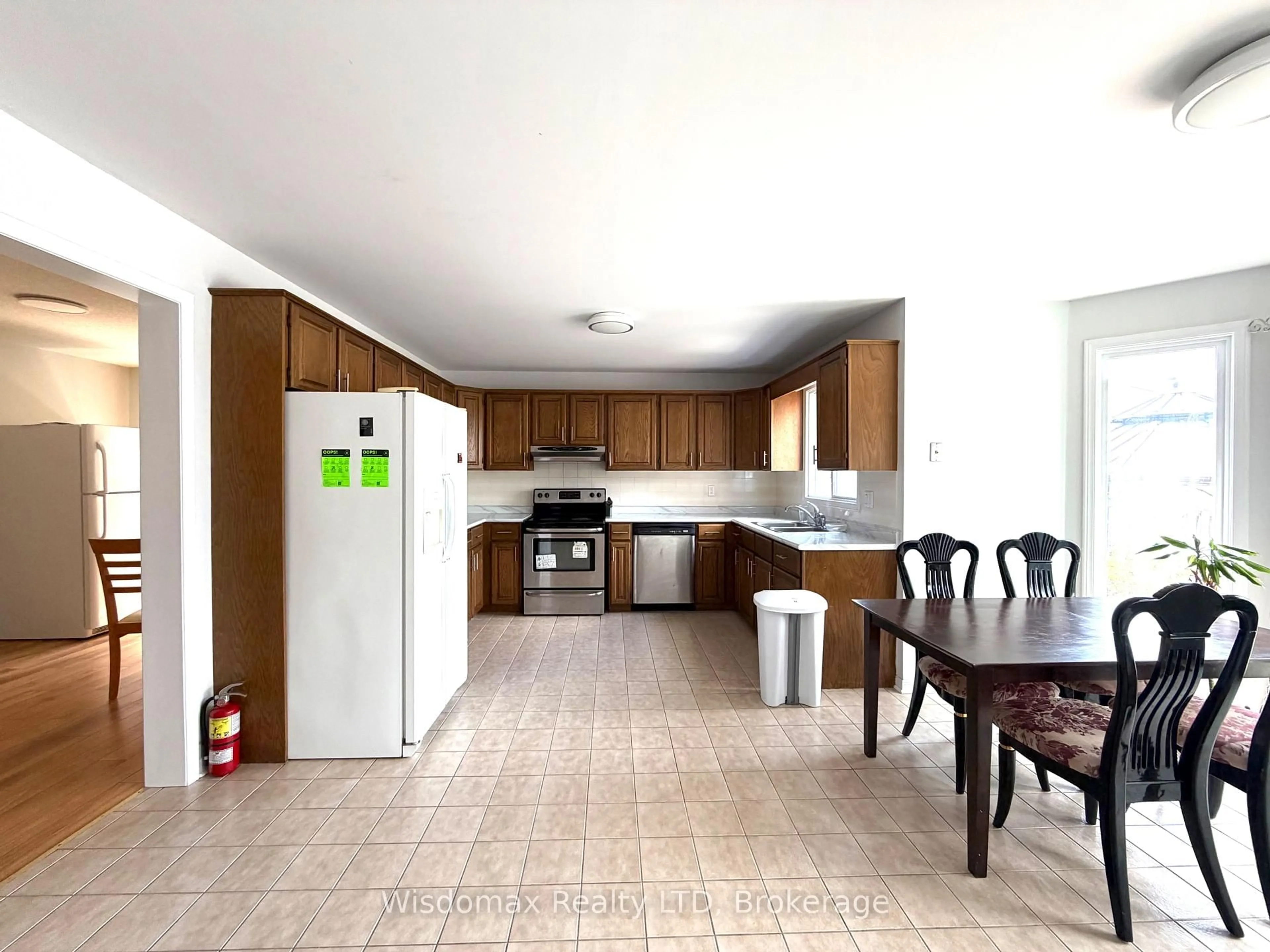 Unknown for 1 CRYSLER Cres, Thorold Ontario L2V 5V2