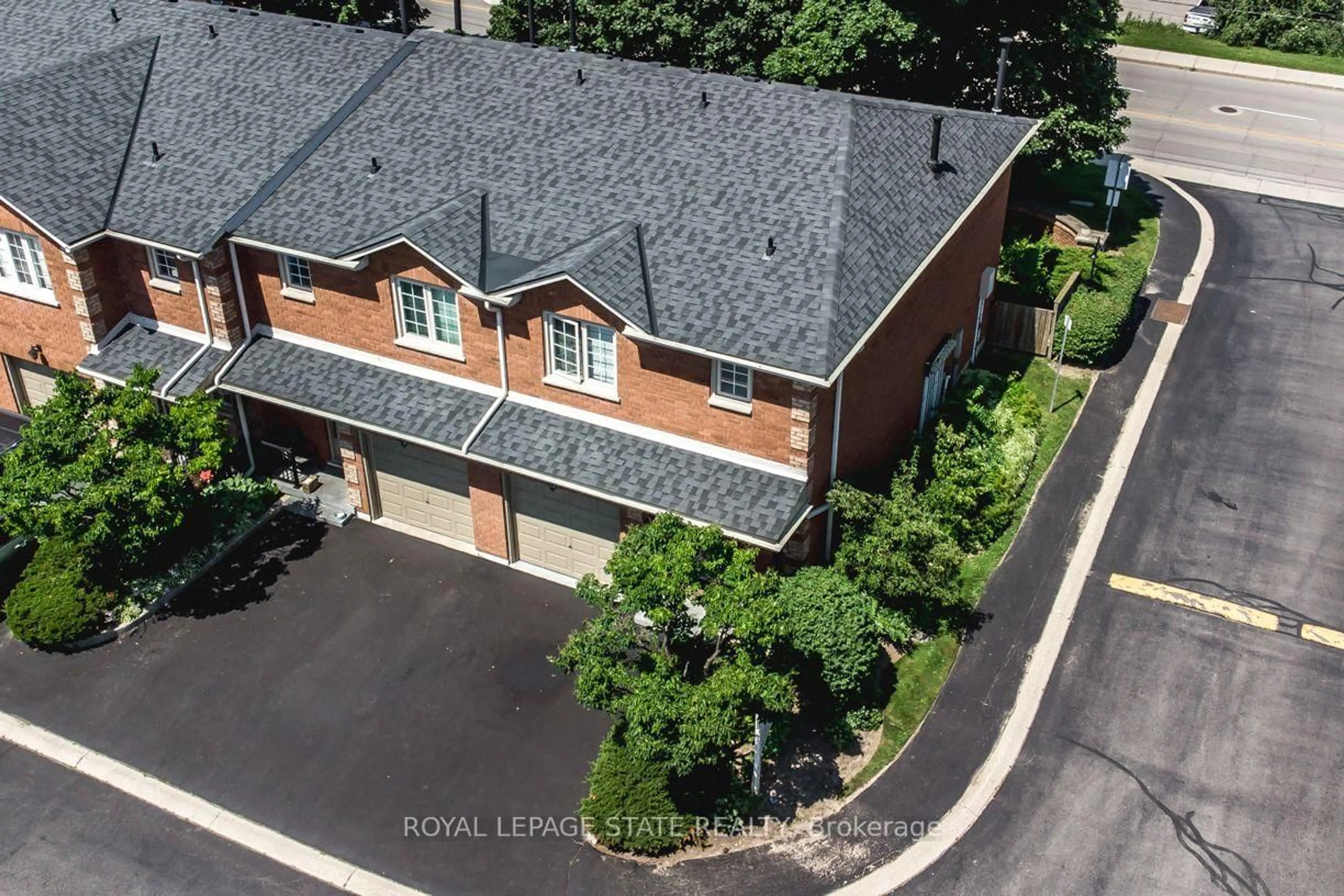 A pic from outside/outdoor area/front of a property/back of a property/a pic from drone, street for 255 Mount Albion Rd #22, Hamilton Ontario L8K 6P7