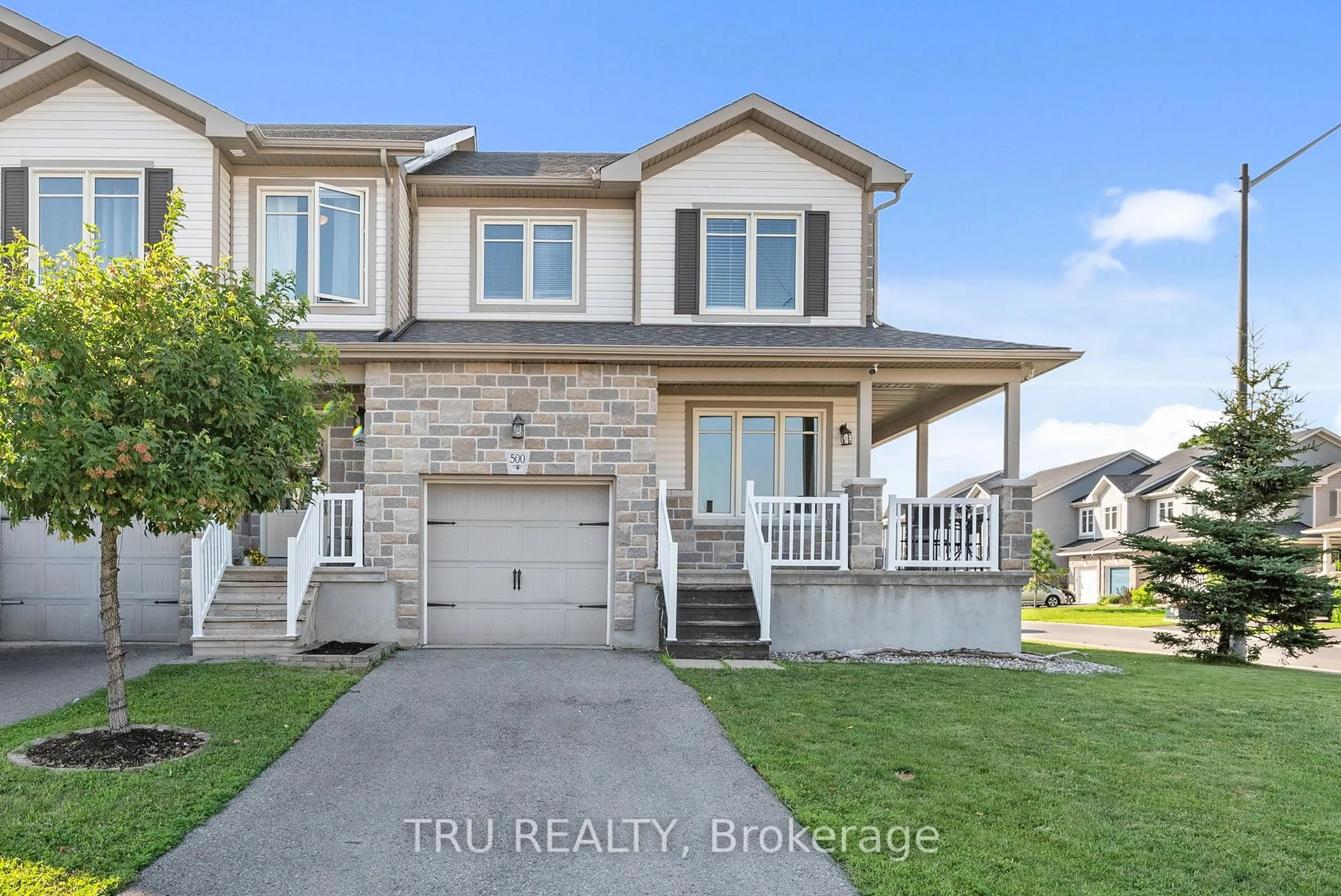 Home with vinyl exterior material, street for 500 Stanley Brothers St, Almonte Ontario K0A 1A0