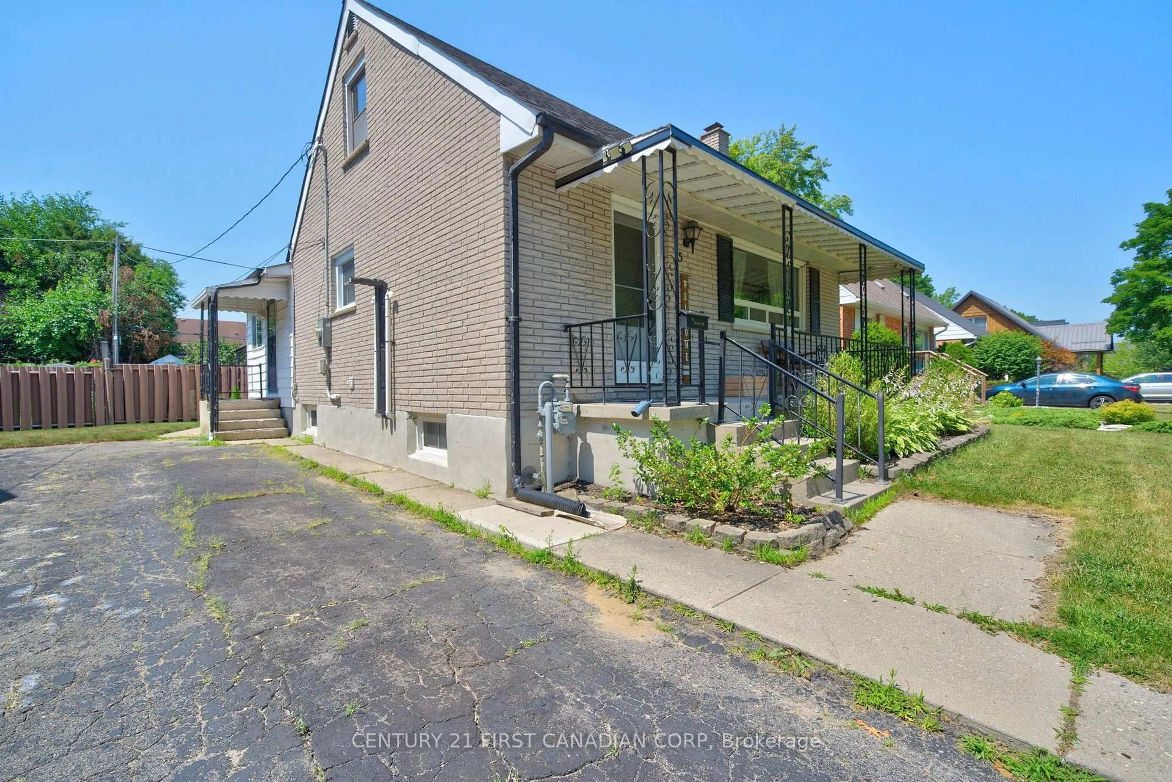 Unknown for 75 Glass Ave, London East Ontario N5W 1Z8