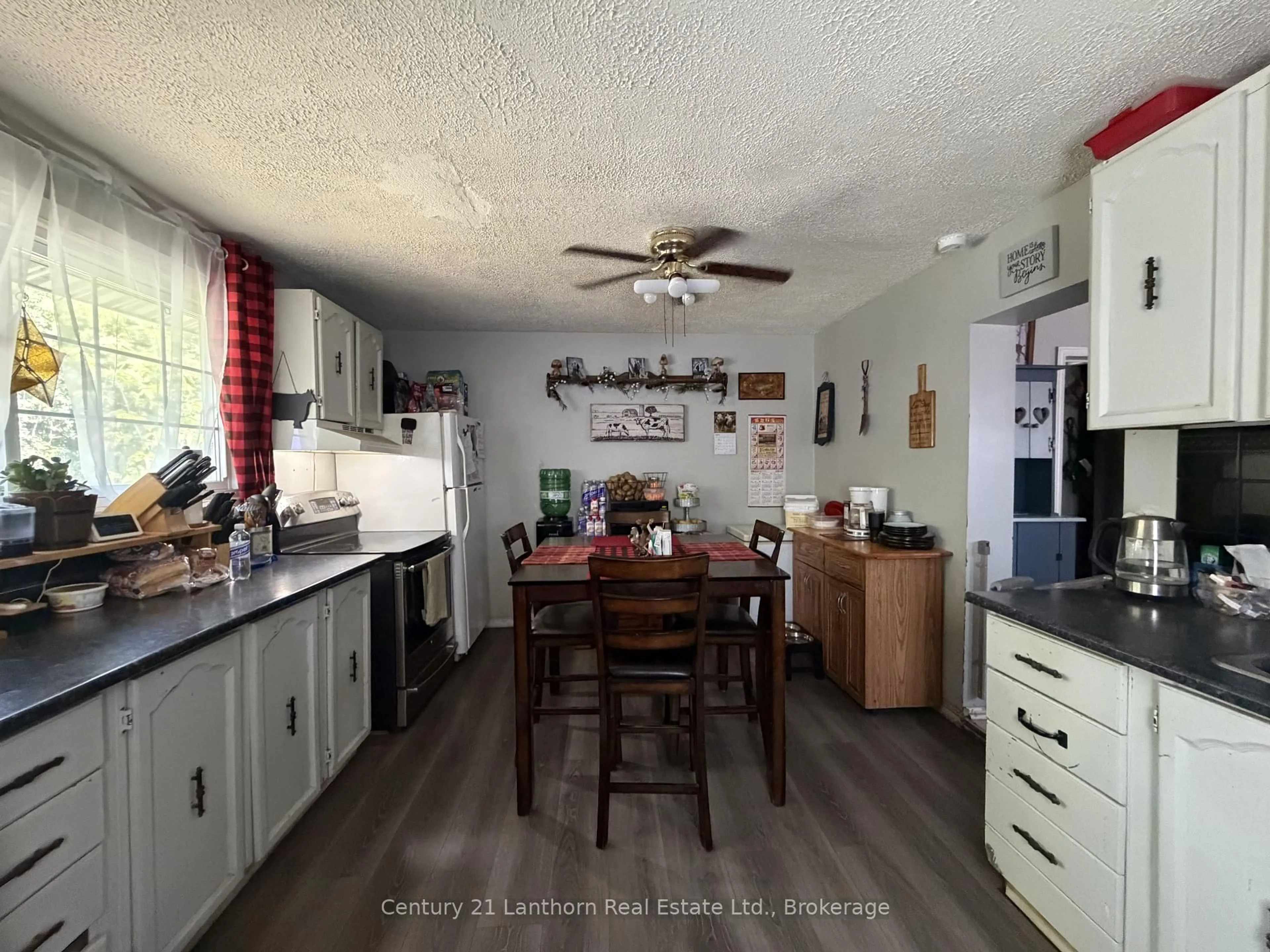 Open concept kitchen, unknown for 80-82 John St, Quinte West Ontario K8V 1K1