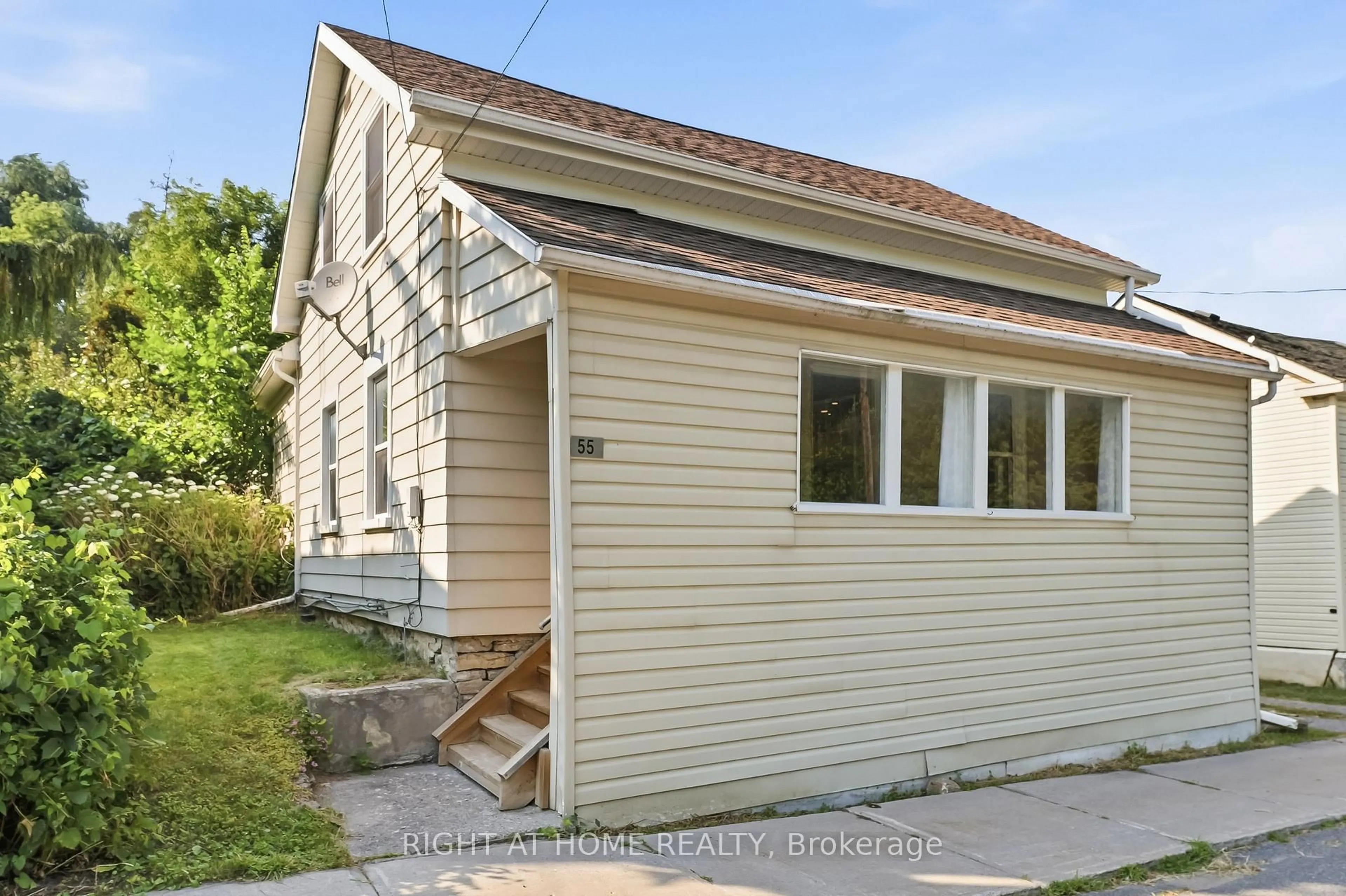 Home with vinyl exterior material, street for 55 Front Street East, Trent Hills Ontario K0L 1Y0