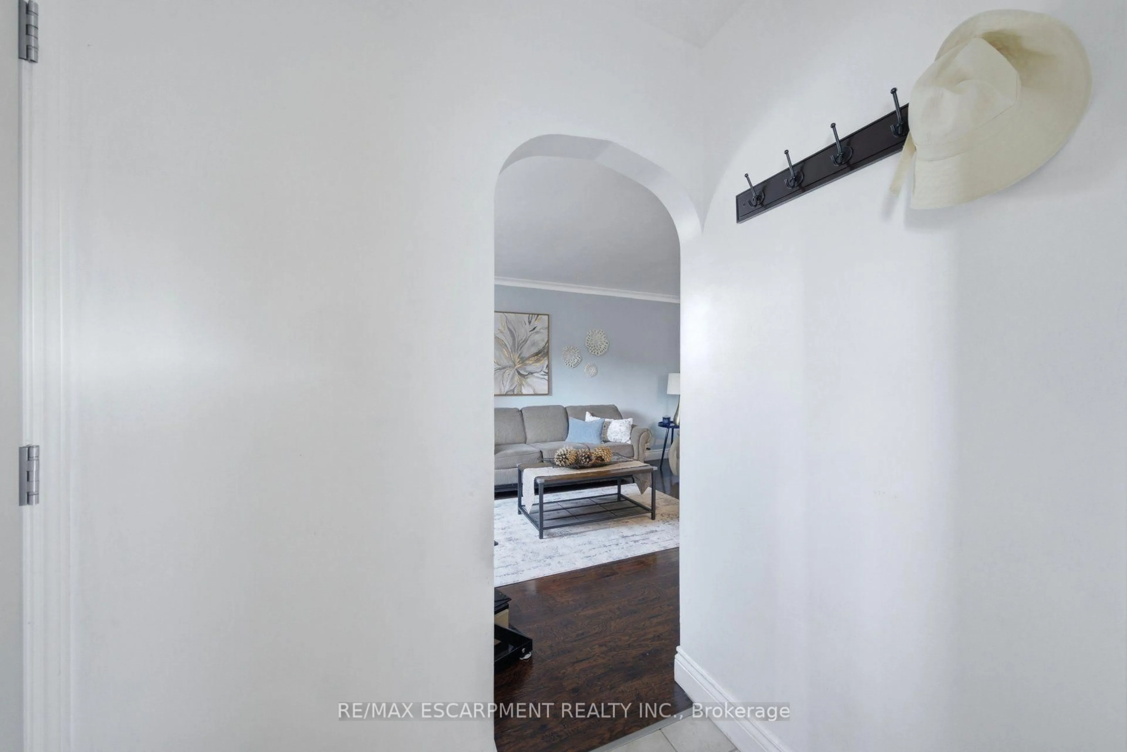 Unknown for 41 Worsley Rd, Hamilton Ontario L8E 2E9