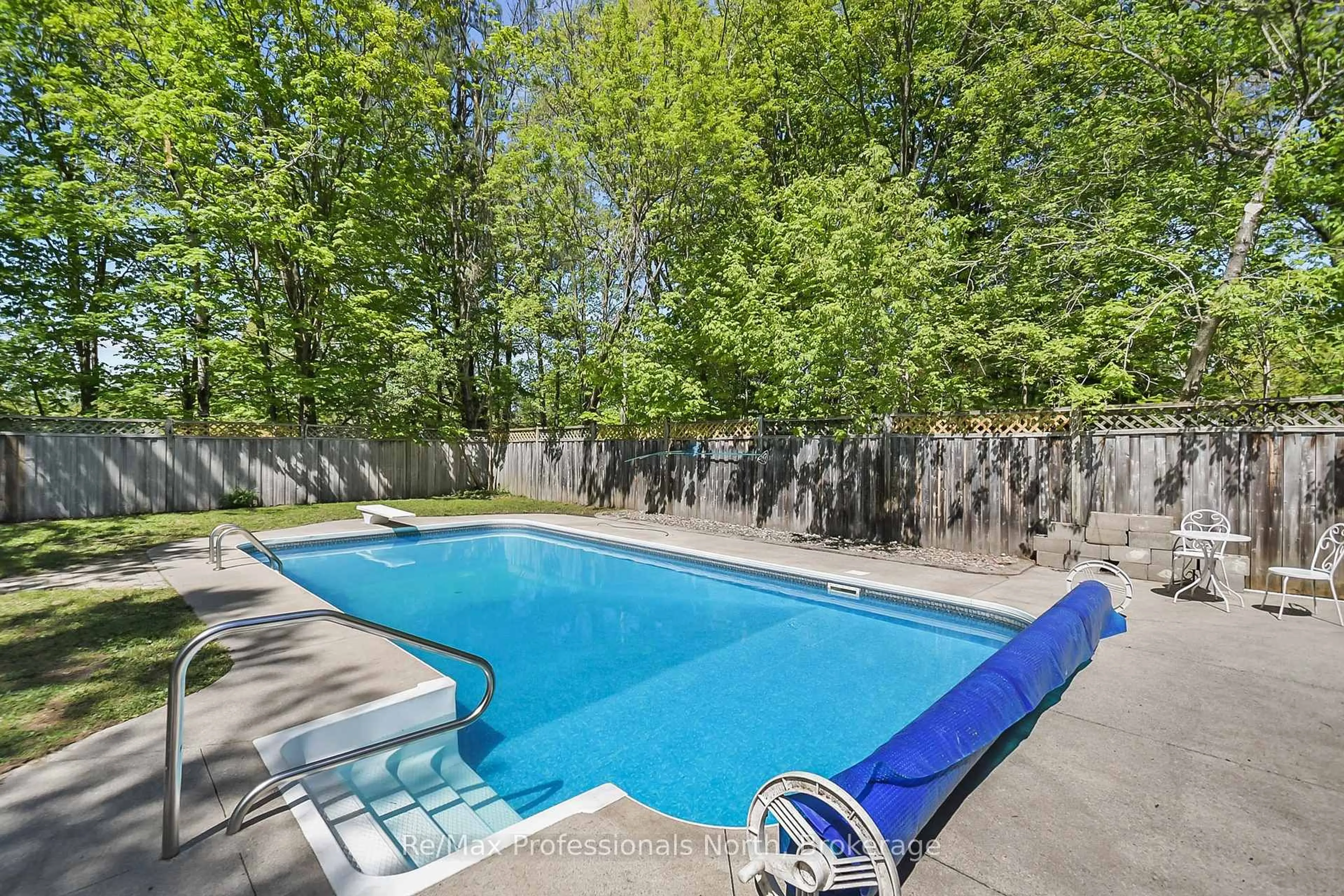Pool for 110 FRASER St, Gravenhurst Ontario P1P 1C9