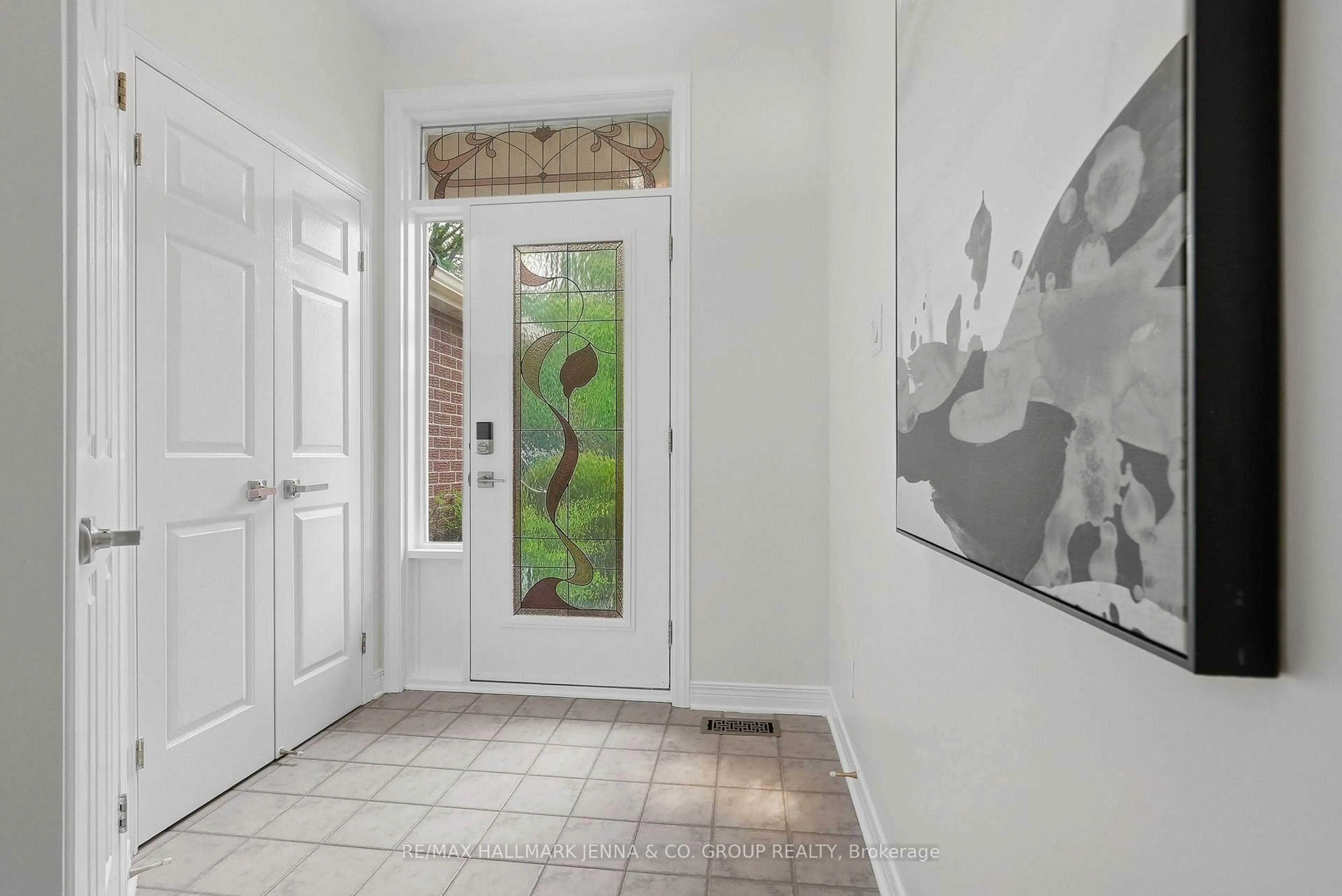 Indoor entryway for 3 Redding Way, Ottawa Ontario K2G 6C5