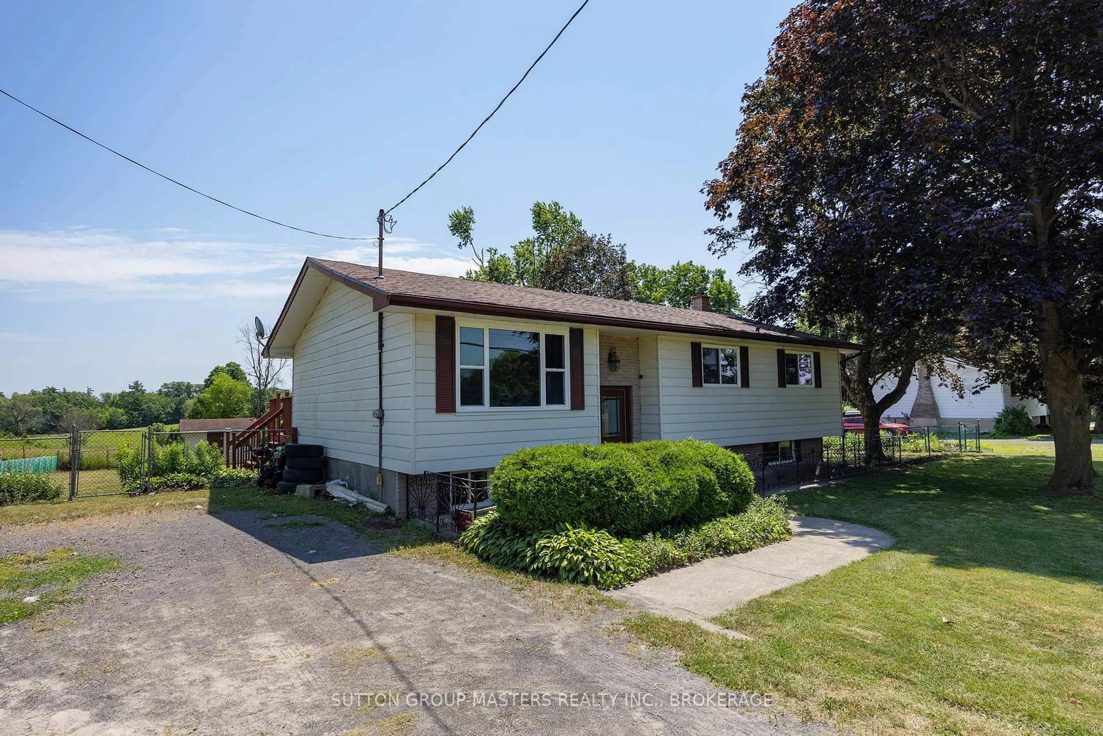 Home with vinyl exterior material, street for 2212 Battersea Rd, Kingston Ontario K0H 1S0