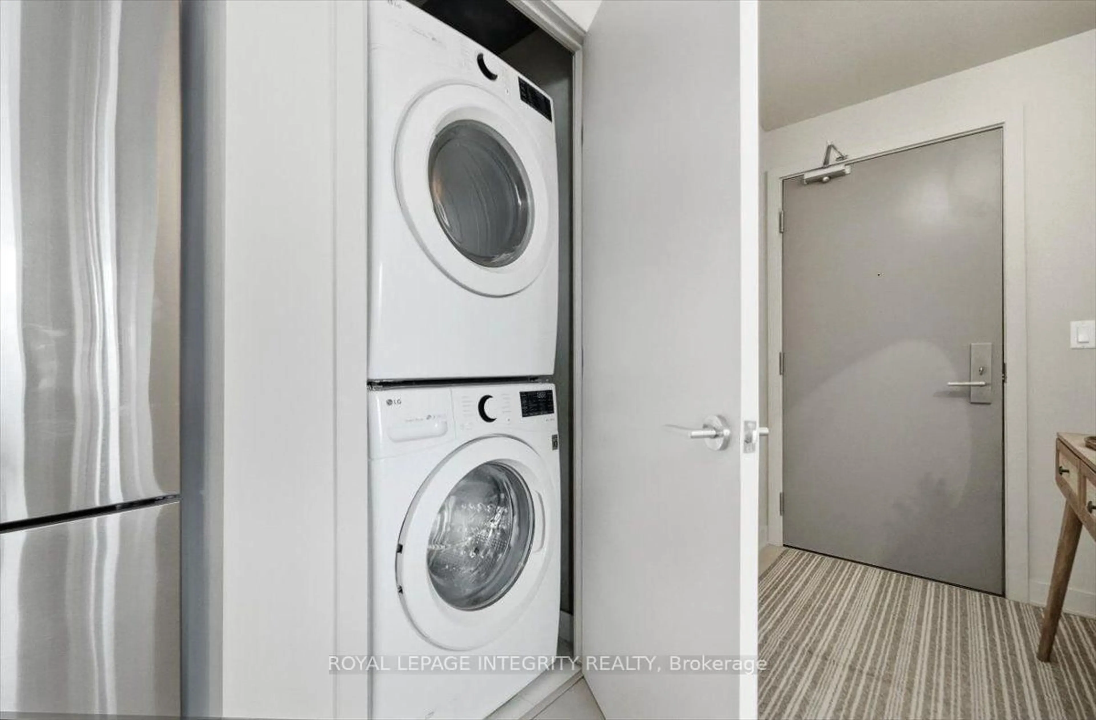 Laundry room for 203 Catherine St #602, Ottawa Ontario K2P 1J5