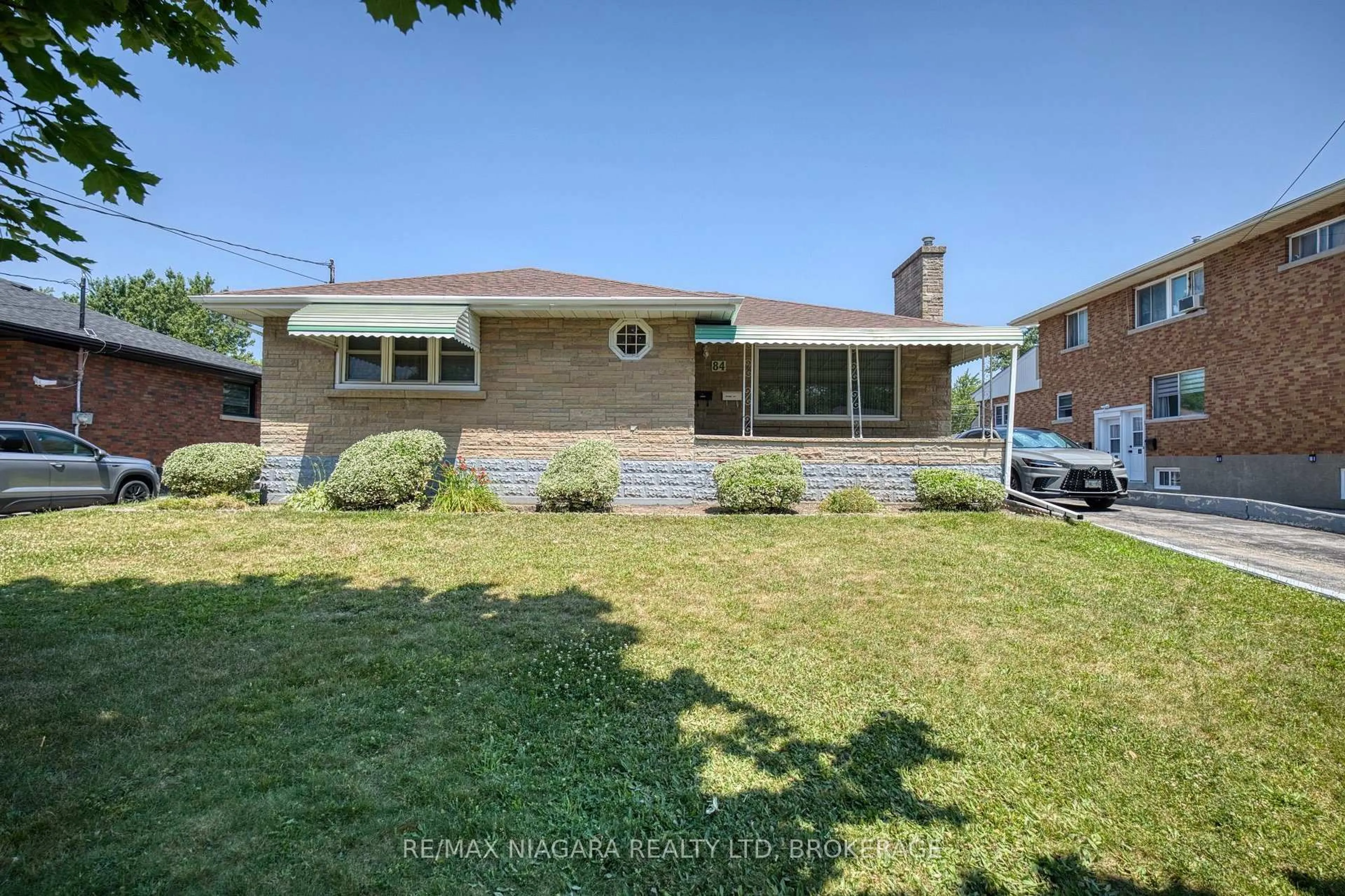 Home with brick exterior material, street for 84 Second St, Welland Ontario L3B 4T6