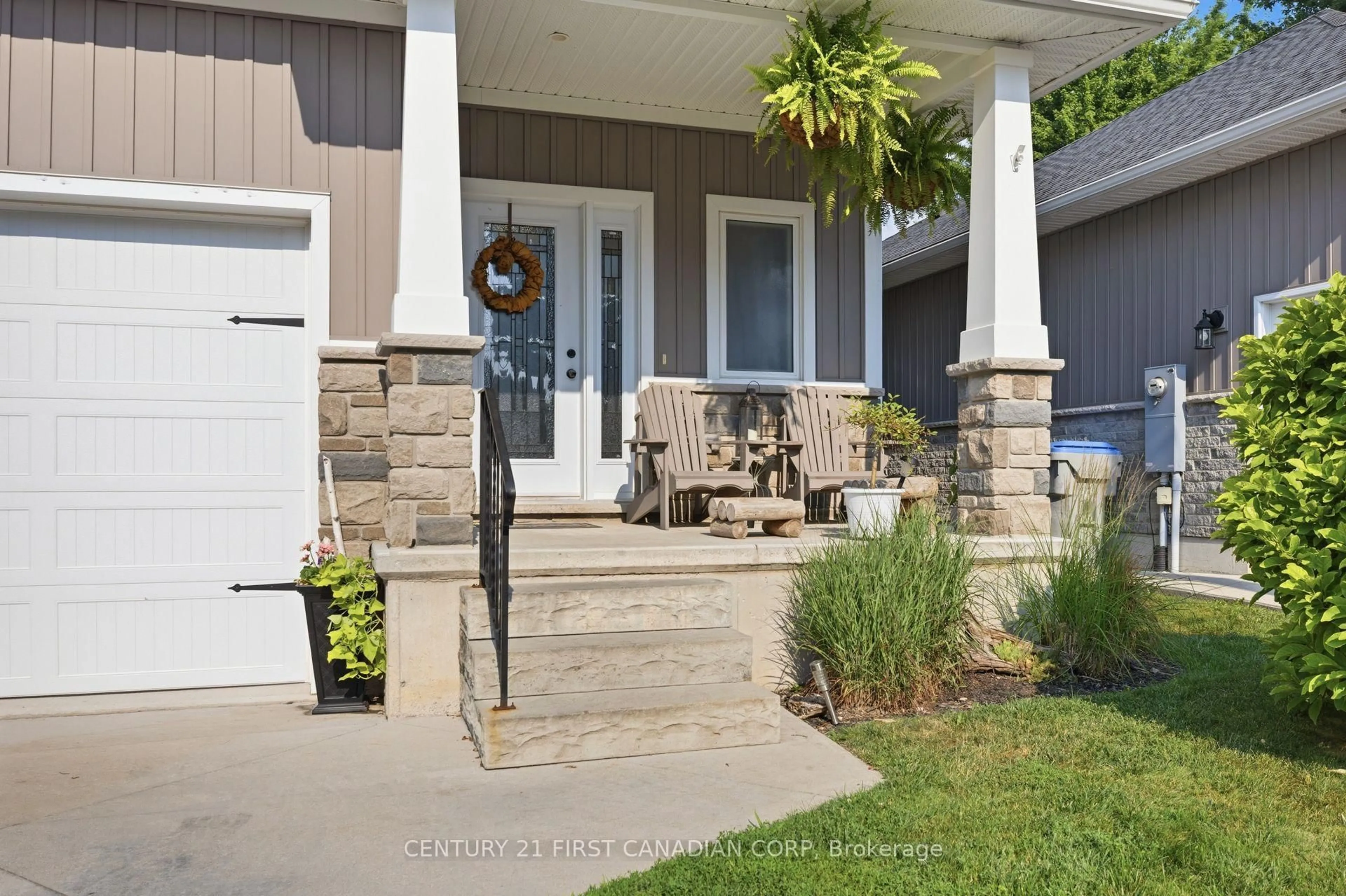 Unknown for 279 Oak St, Lucan Biddulph Ontario N0M 2J0