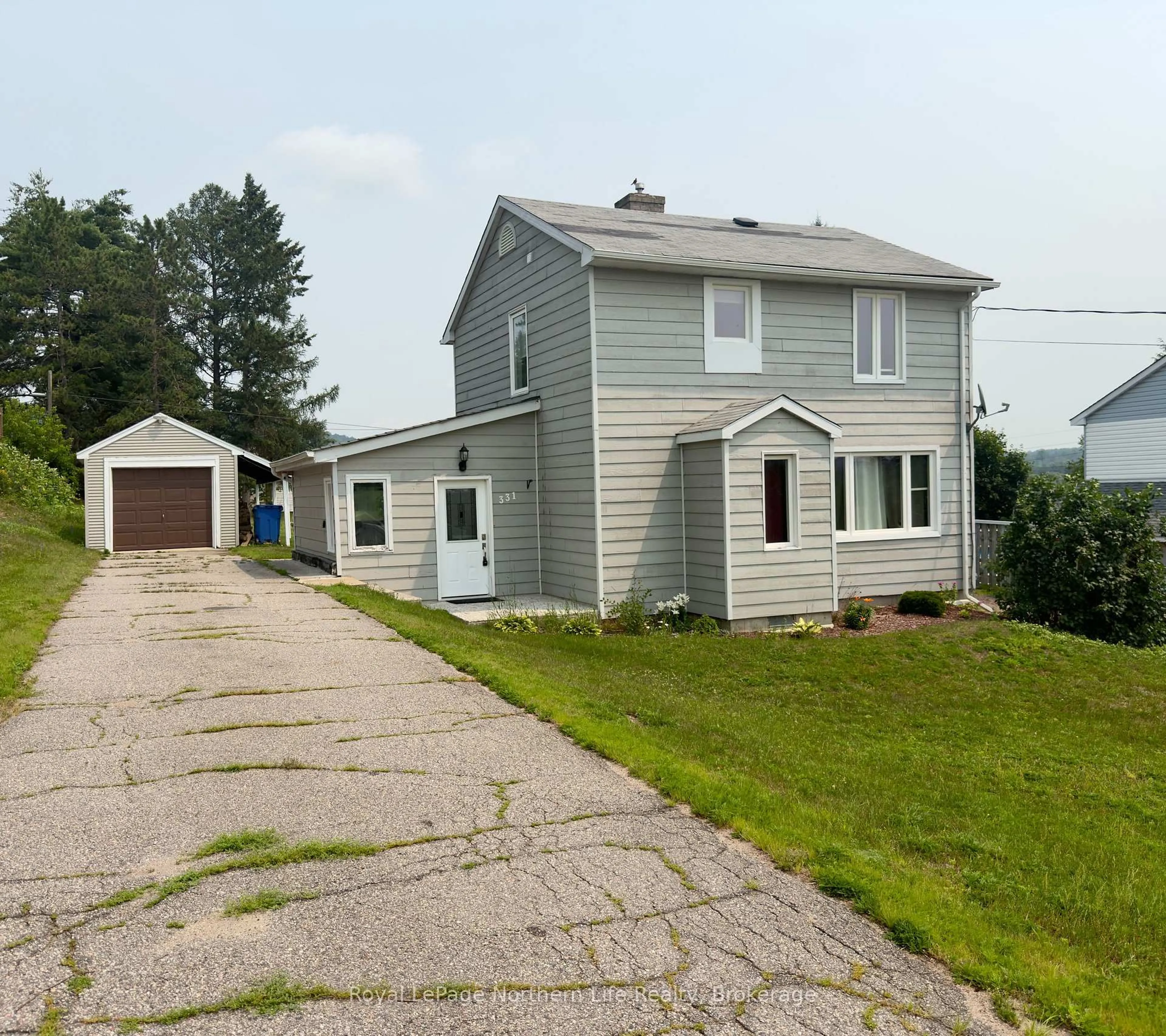 A pic from outside/outdoor area/front of a property/back of a property/a pic from drone, street for 331 Eight St, Mattawa Ontario P0H 1V0
