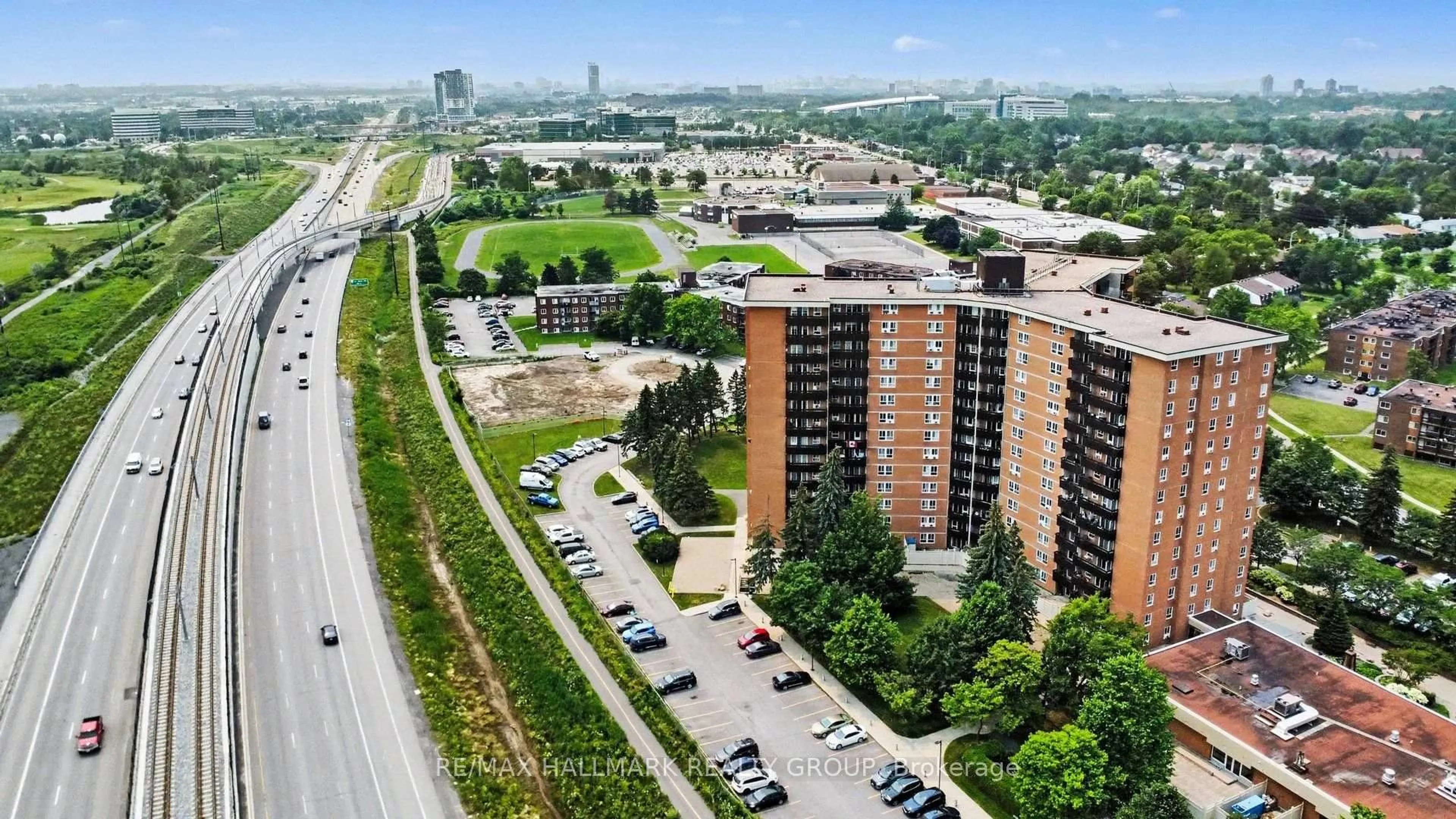 A pic from outside/outdoor area/front of a property/back of a property/a pic from drone, city buildings view from balcony for 2000 Jasmine Cres #1417, Ottawa Ontario K1J 8K4