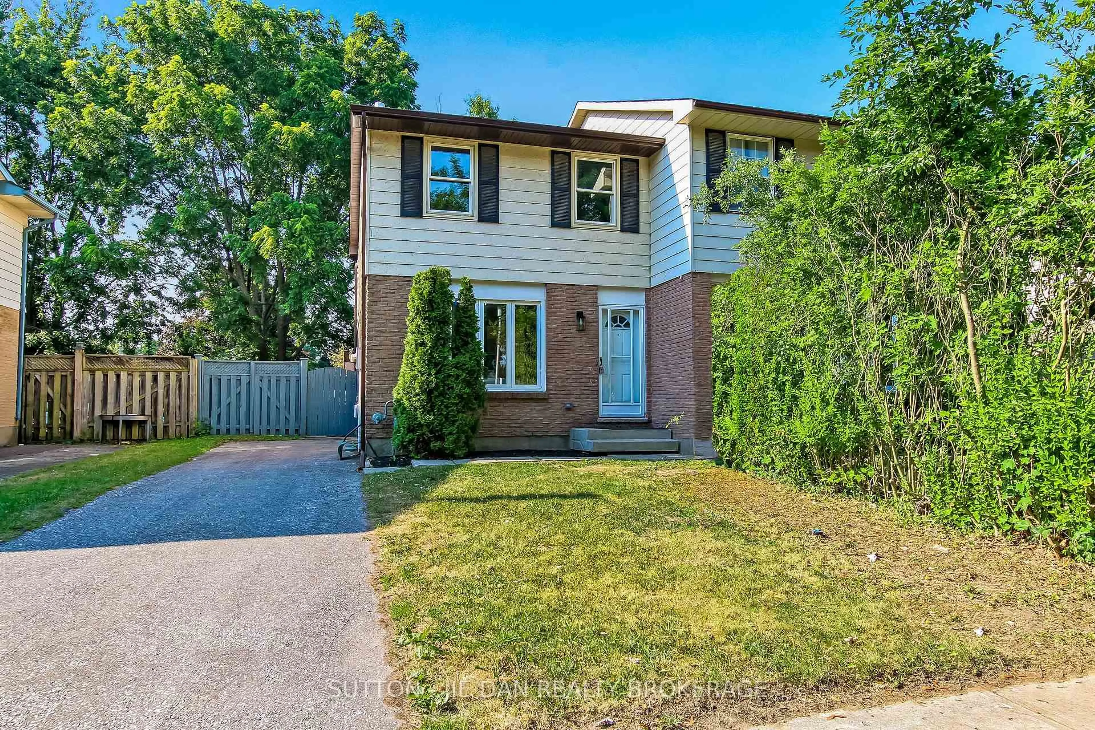 Unknown for 39 INVERARY Rd, London North Ontario N6G 3L5