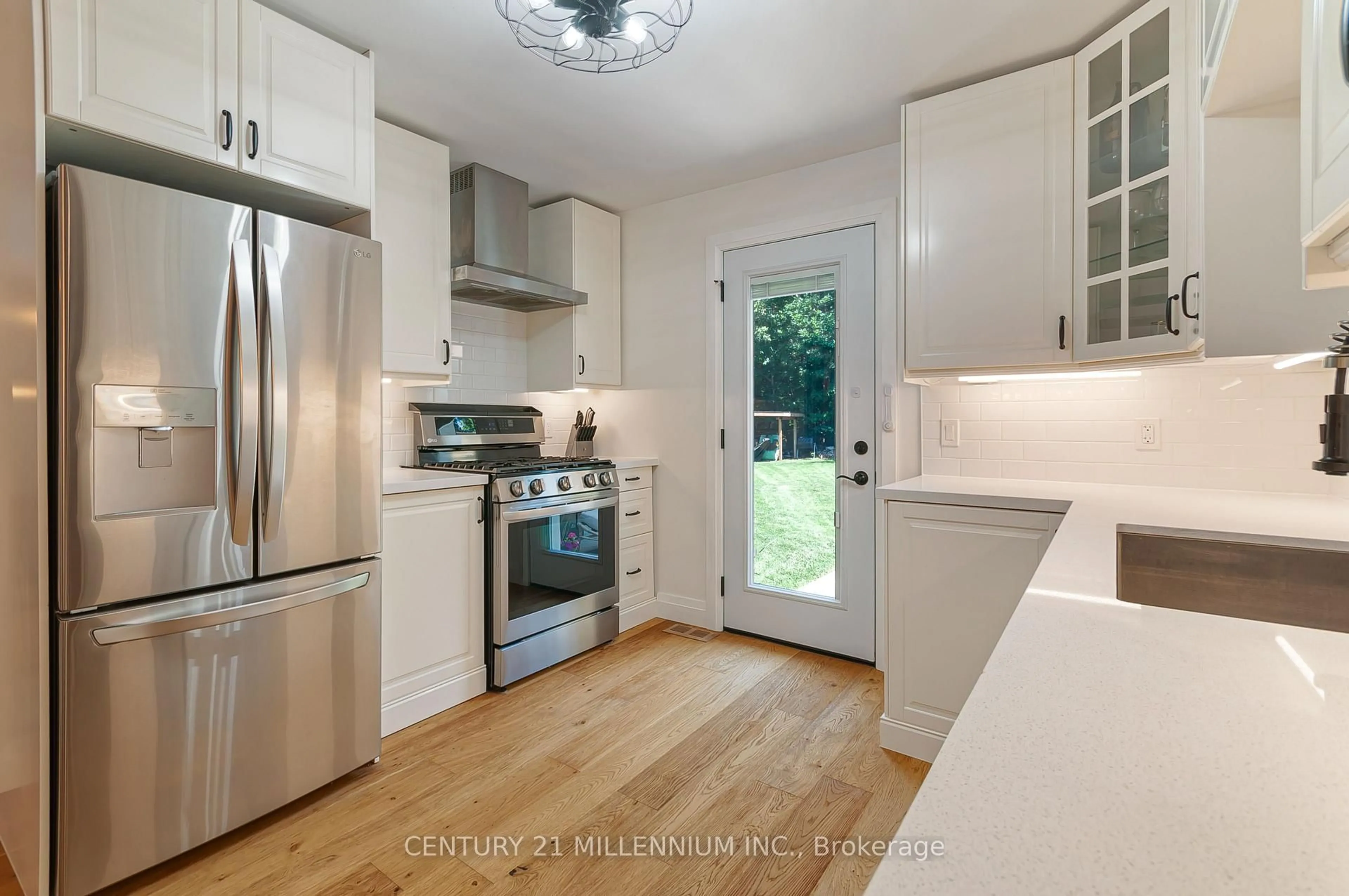 Open concept kitchen, unknown for 850 Muskoka Rd, Gravenhurst Ontario P1P 1C1