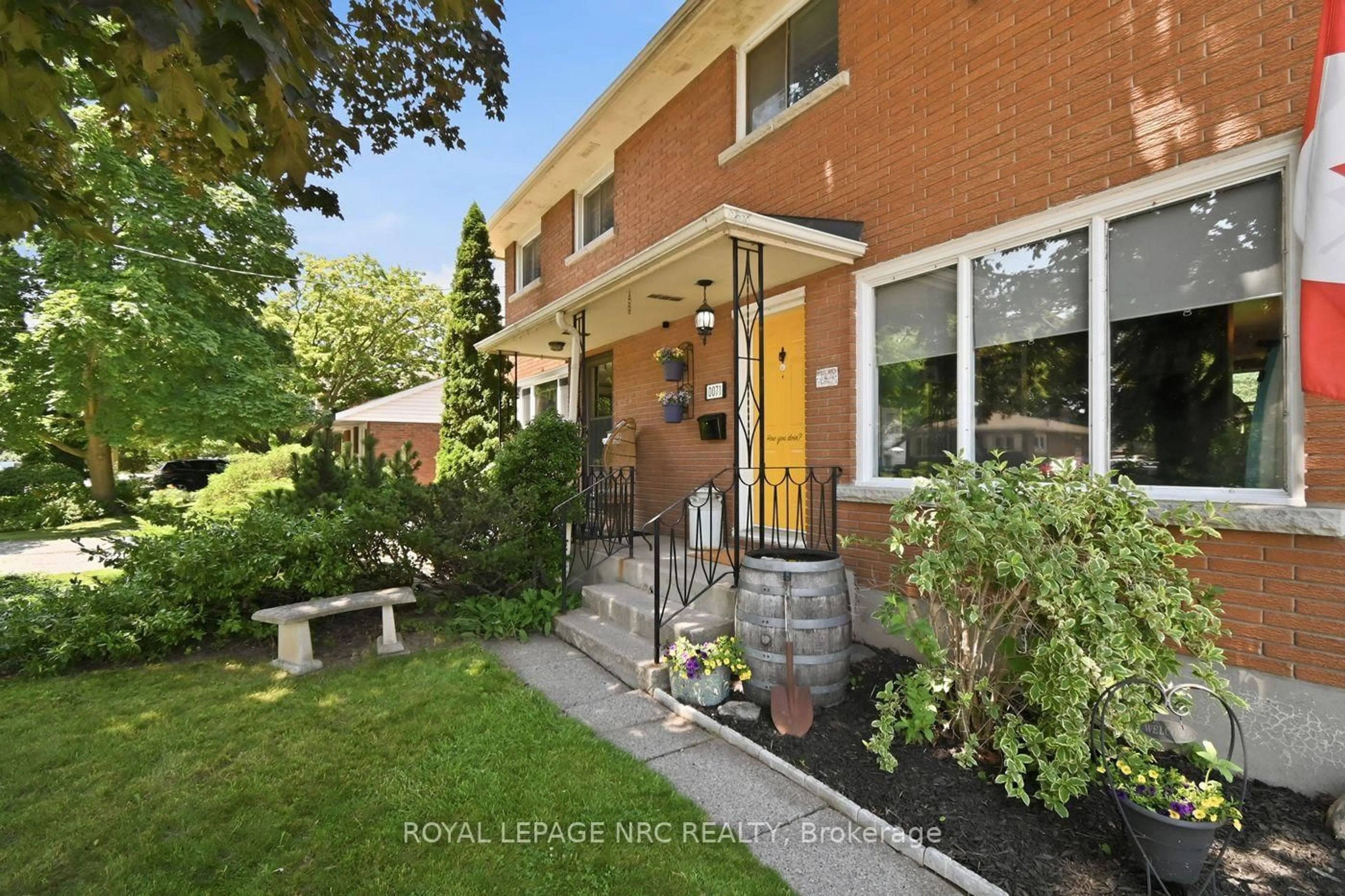 Home with brick exterior material, street for 71 Wildwood Rd, St. Catharines Ontario L2M 1E1