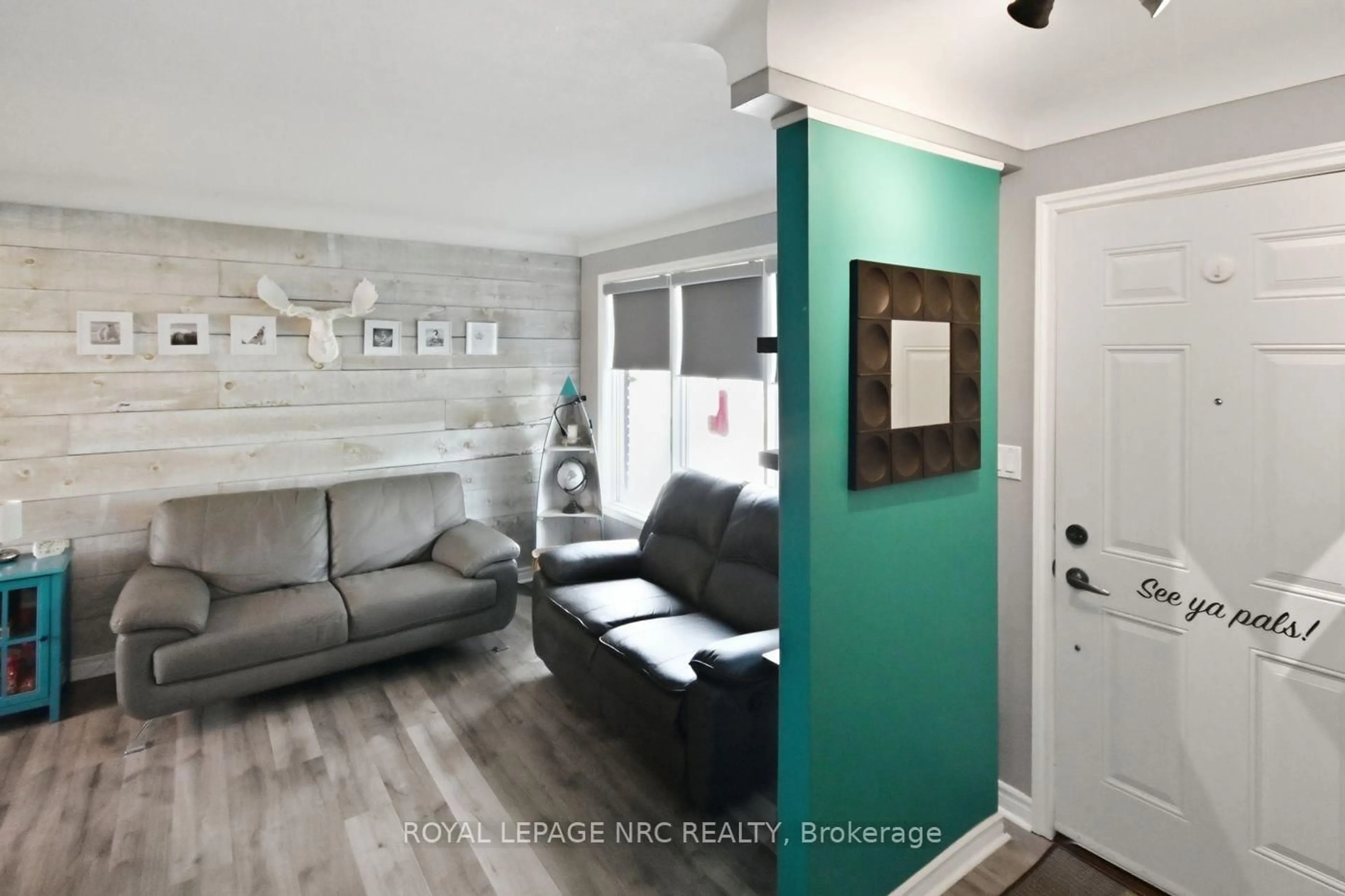 Indoor entryway for 71 Wildwood Rd, St. Catharines Ontario L2M 1E1