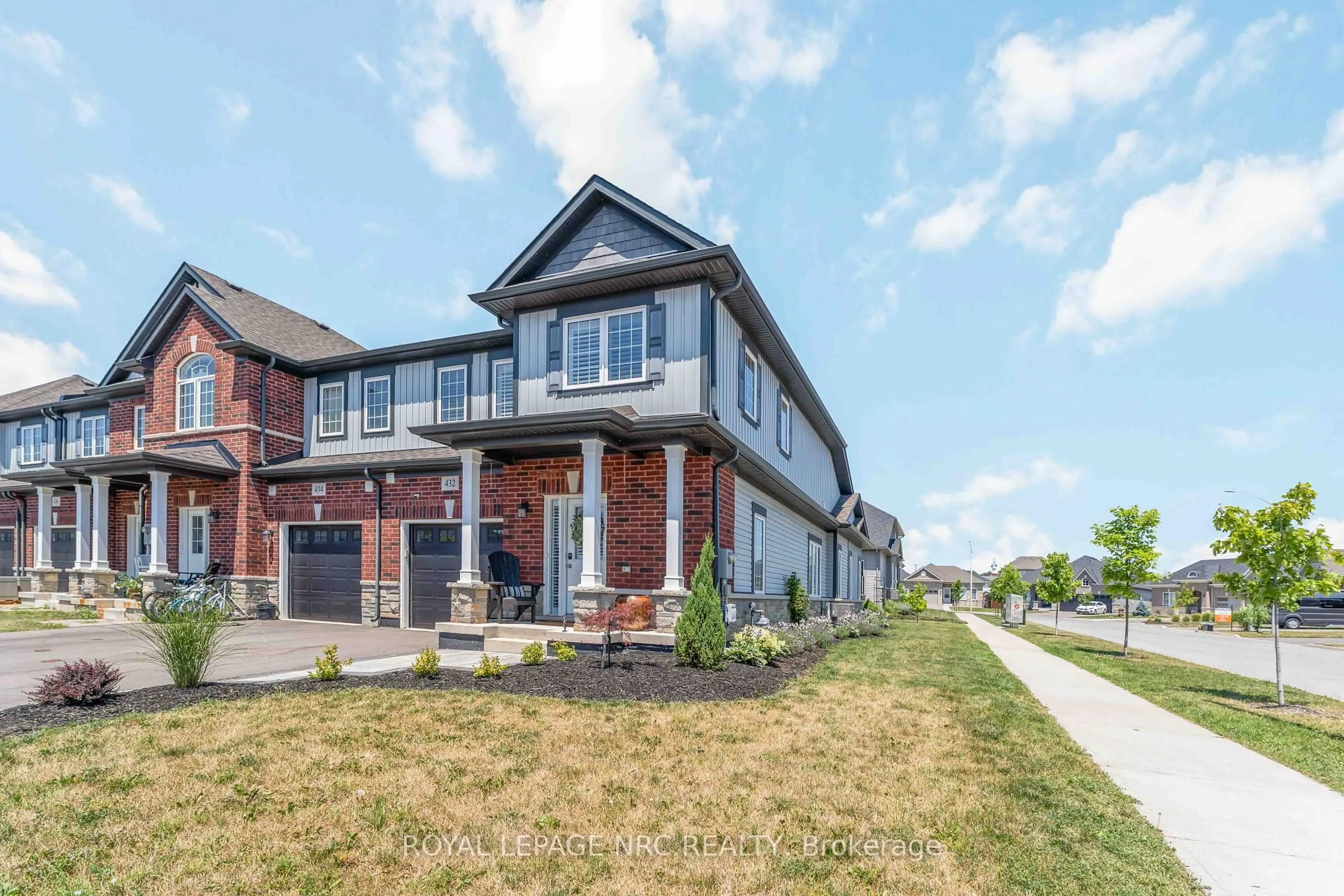 Home with brick exterior material, street for 432 Viking St, Fort Erie Ontario L2A 0E3