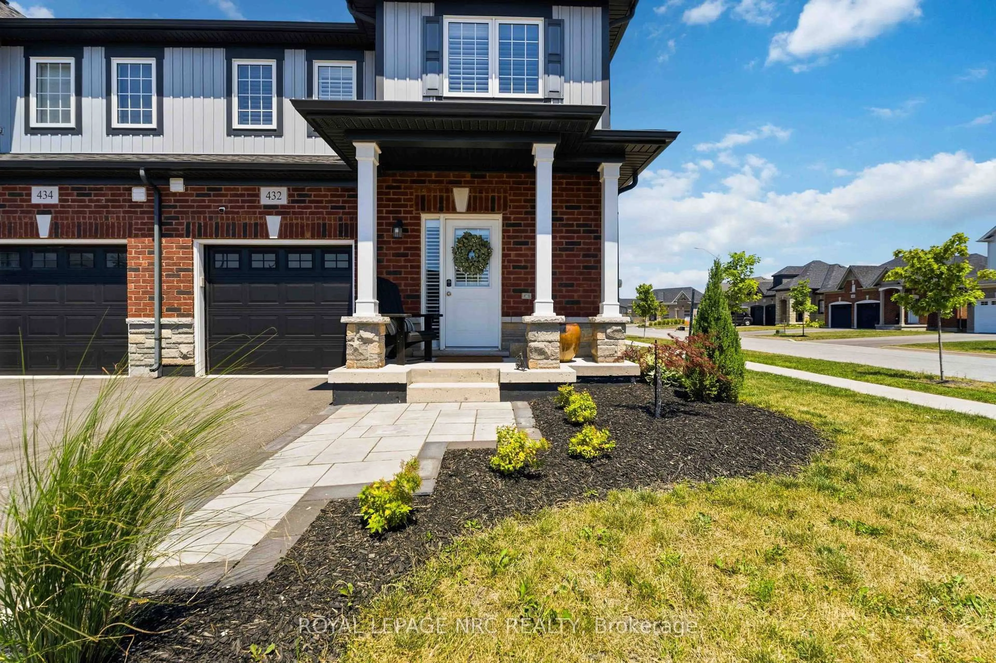 Home with brick exterior material, street for 432 Viking St, Fort Erie Ontario L2A 0E3