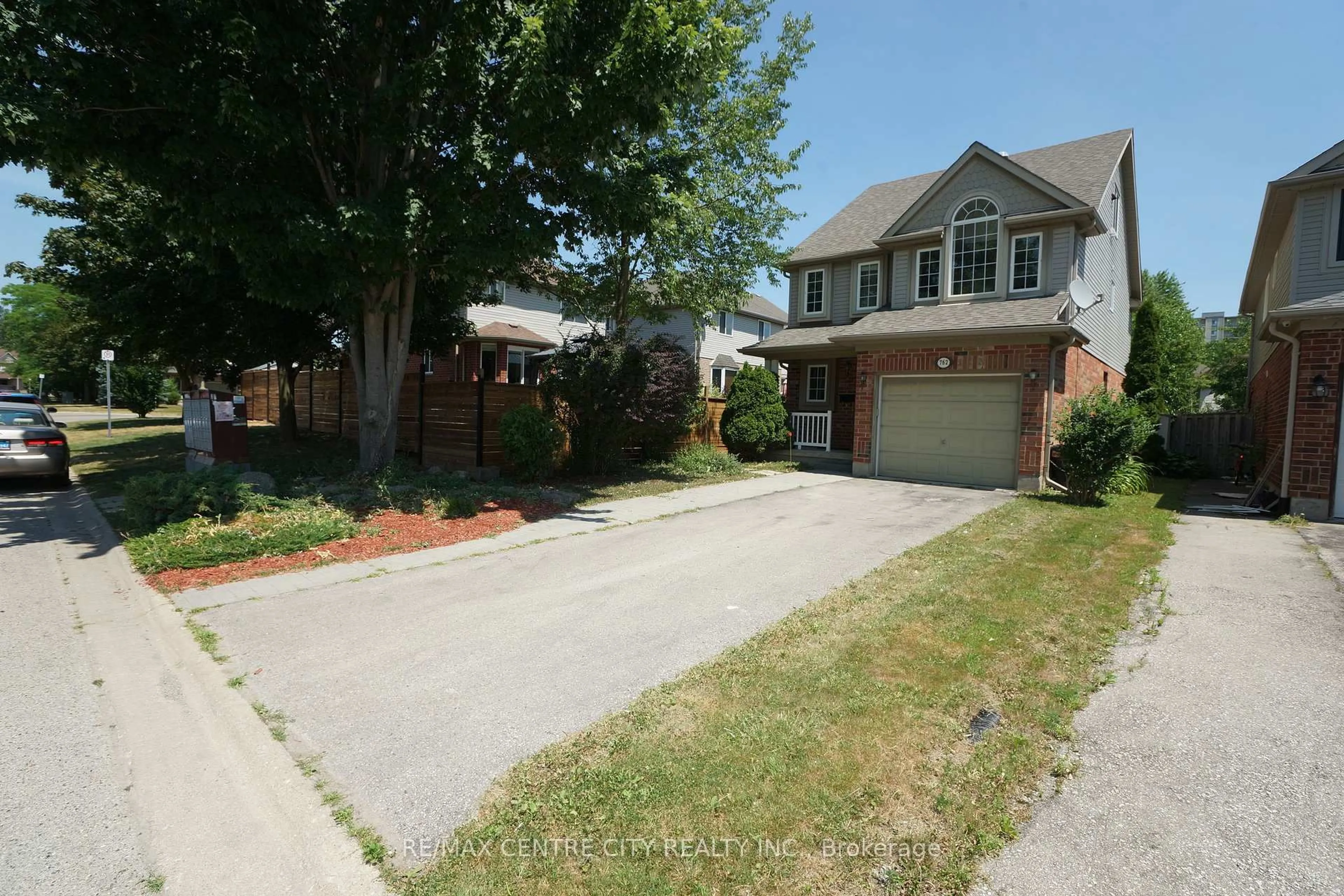 Unknown for 762 Blacksmith St, London North Ontario N6H 5R6