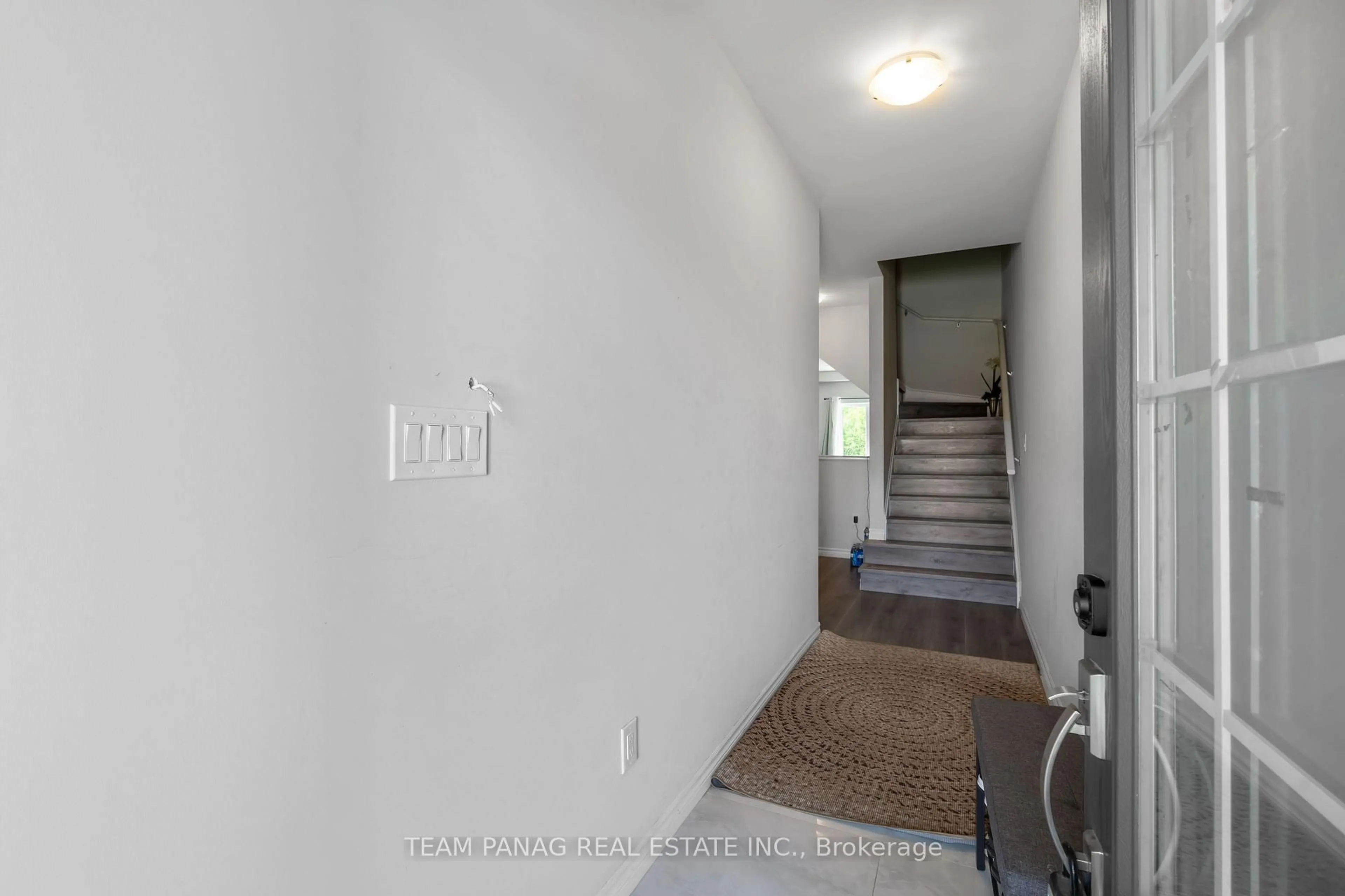Indoor entryway for 459 Julia Dr, Welland Ontario L3C 0E7