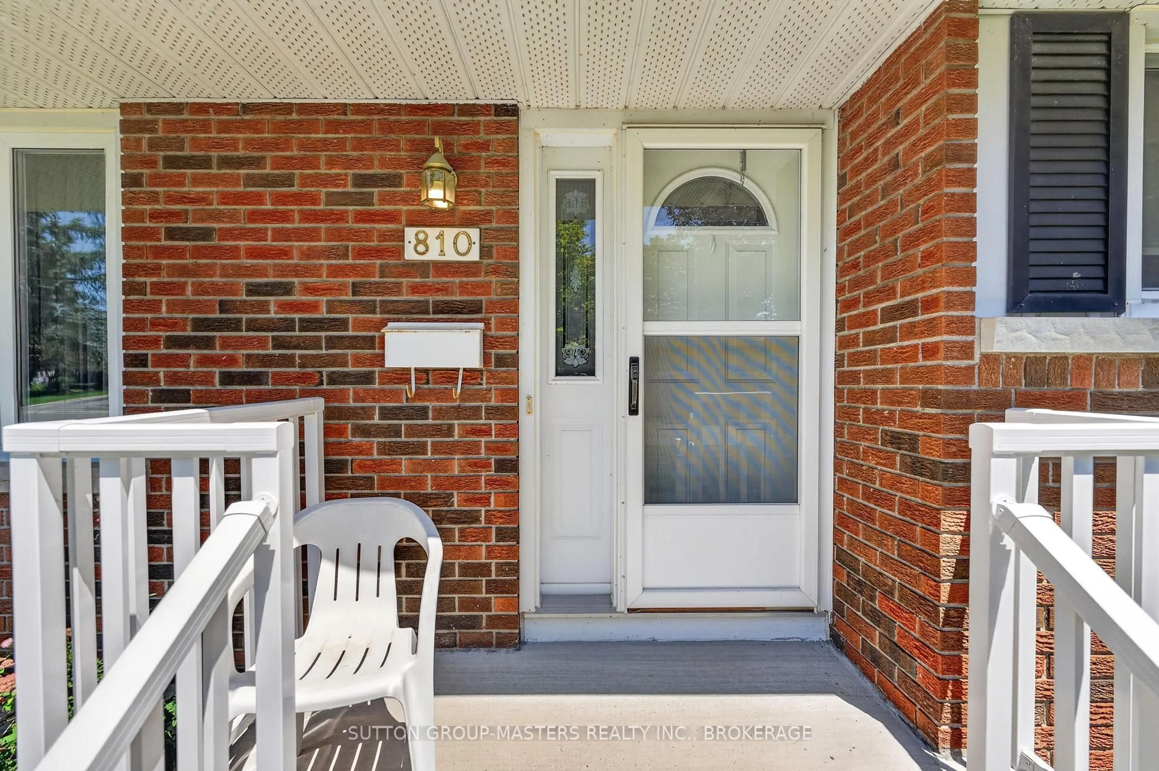 Indoor entryway for 810 Haverhill Dr, Kingston Ontario K7M 4V2