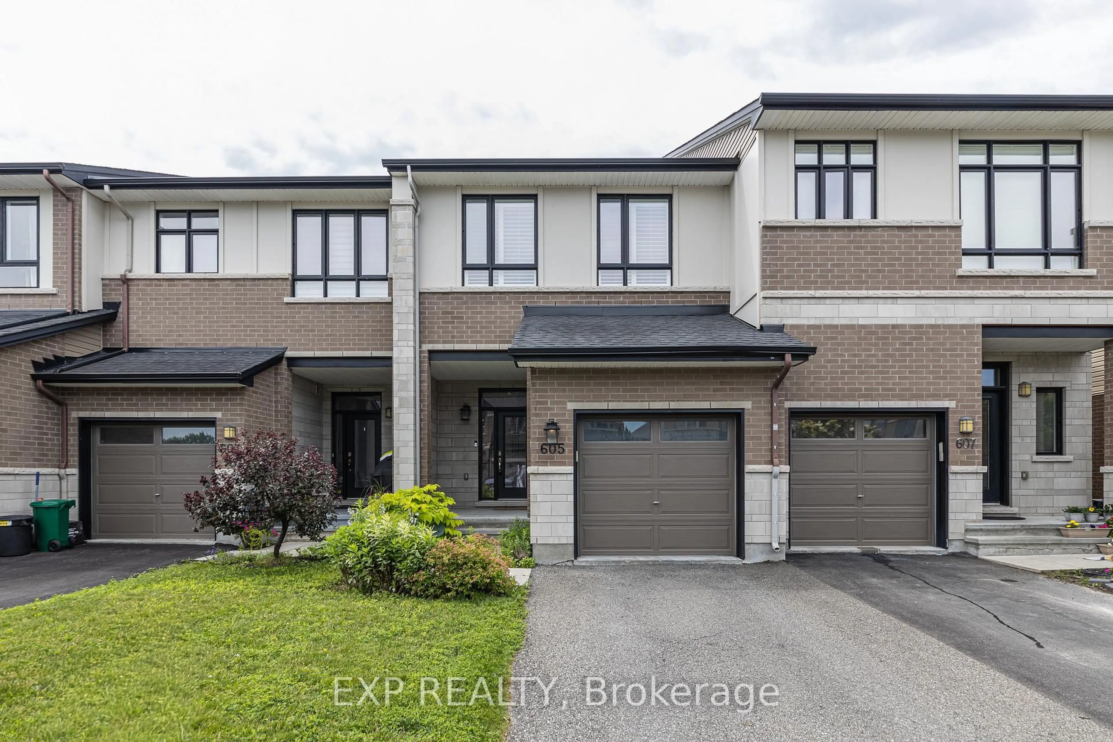 Unknown for 605 Tennant Way, Ottawa Ontario K4M 0C6