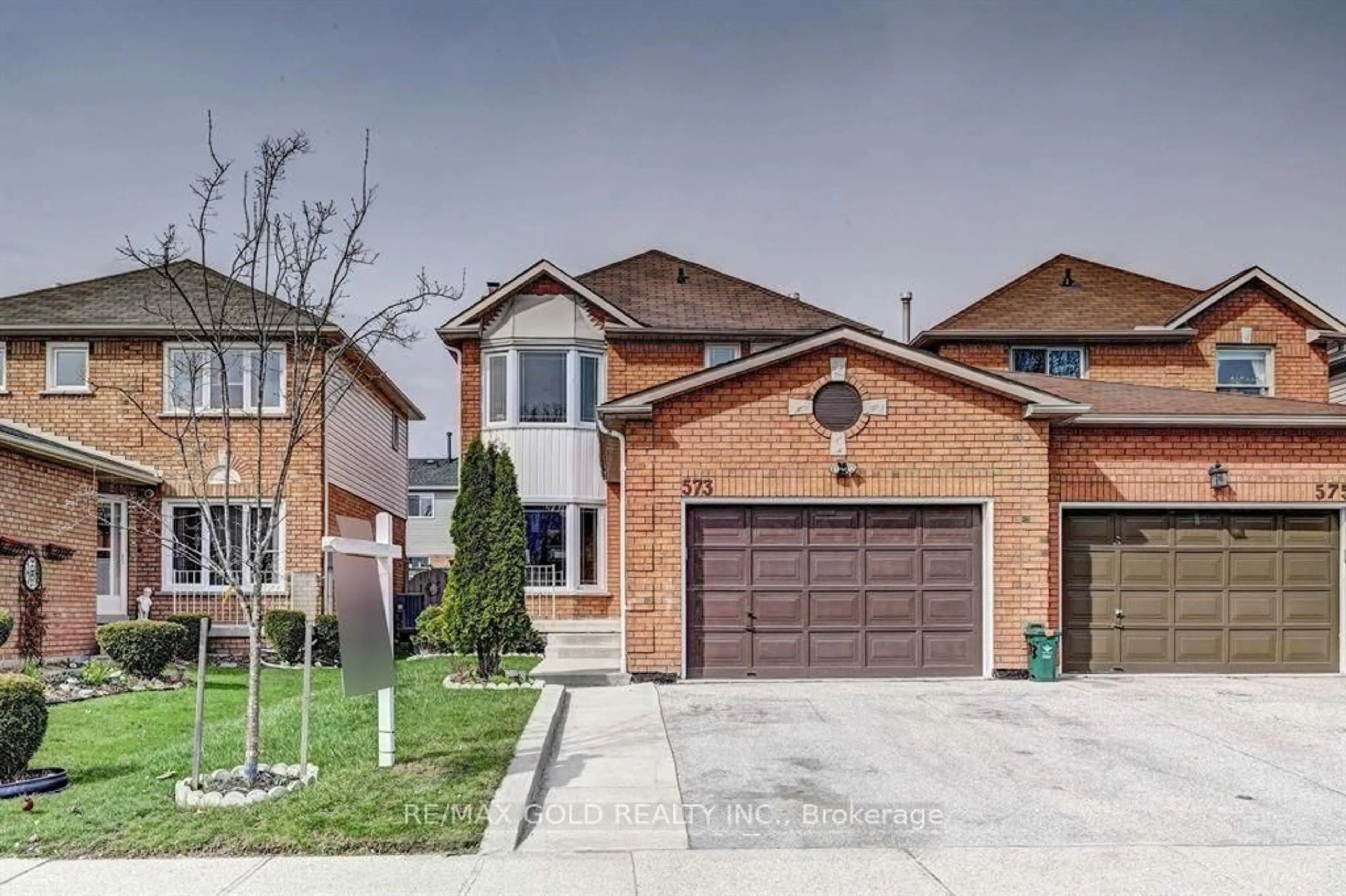 Home with brick exterior material, street for 573 Burnett Ave, Cambridge Ontario N1T 1M6