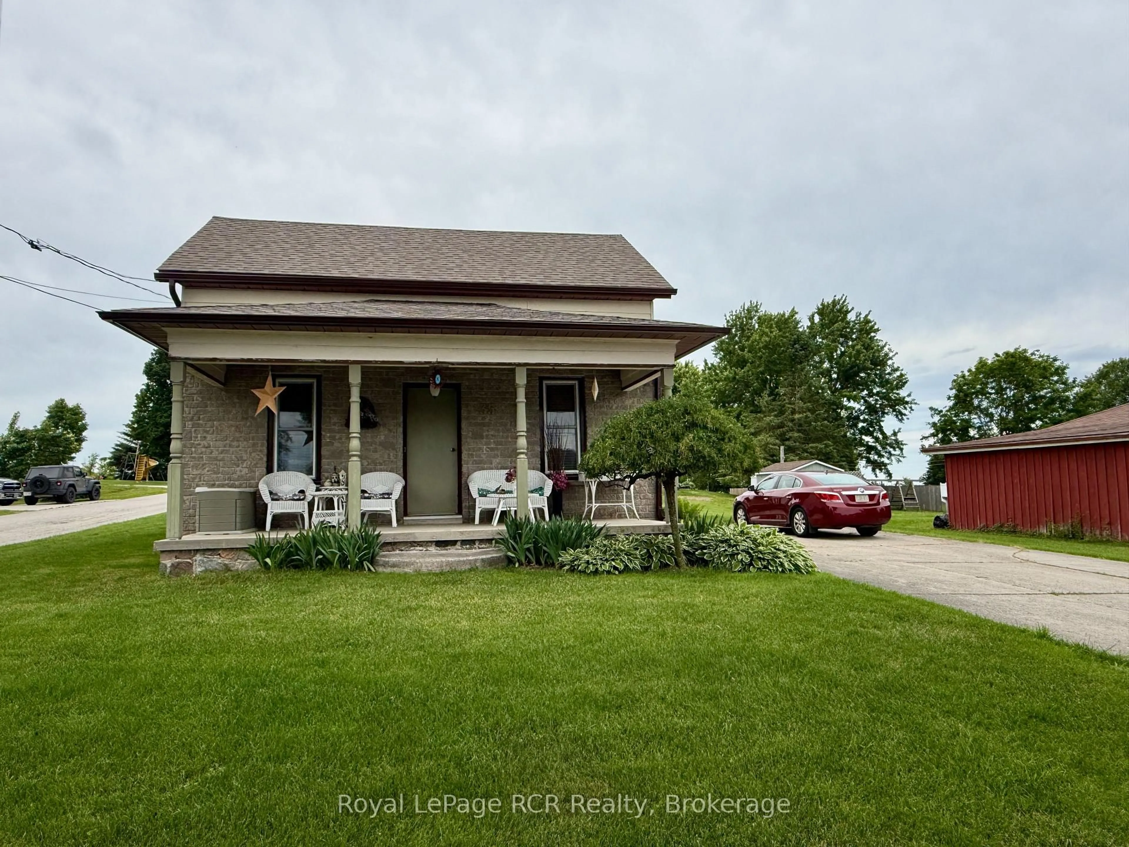 A pic from outside/outdoor area/front of a property/back of a property/a pic from drone, street for 35 Ellen St, South Bruce Ontario N0G 2J0