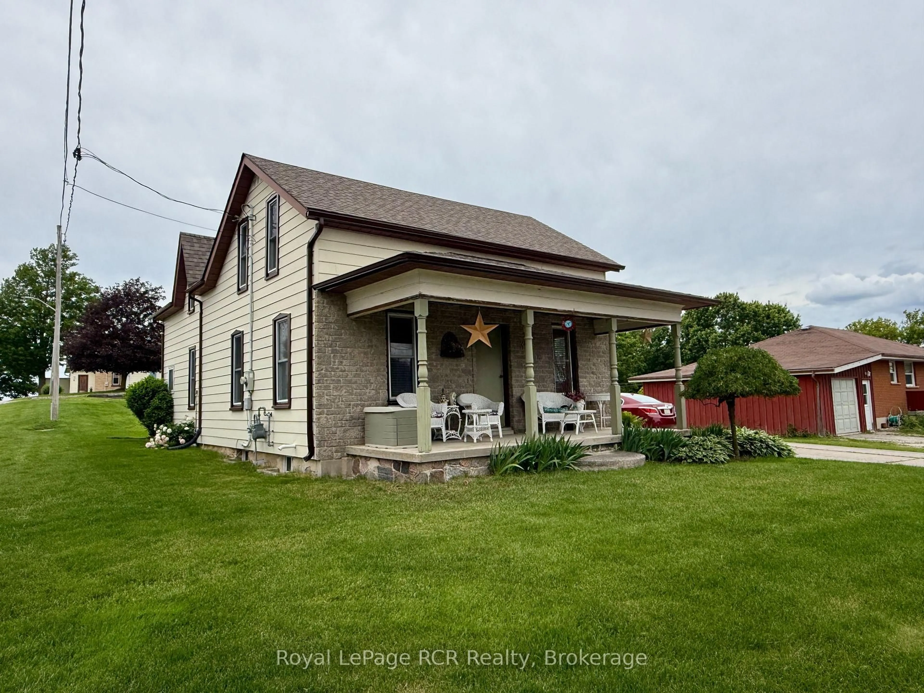 A pic from outside/outdoor area/front of a property/back of a property/a pic from drone, building for 35 Ellen St, South Bruce Ontario N0G 2J0