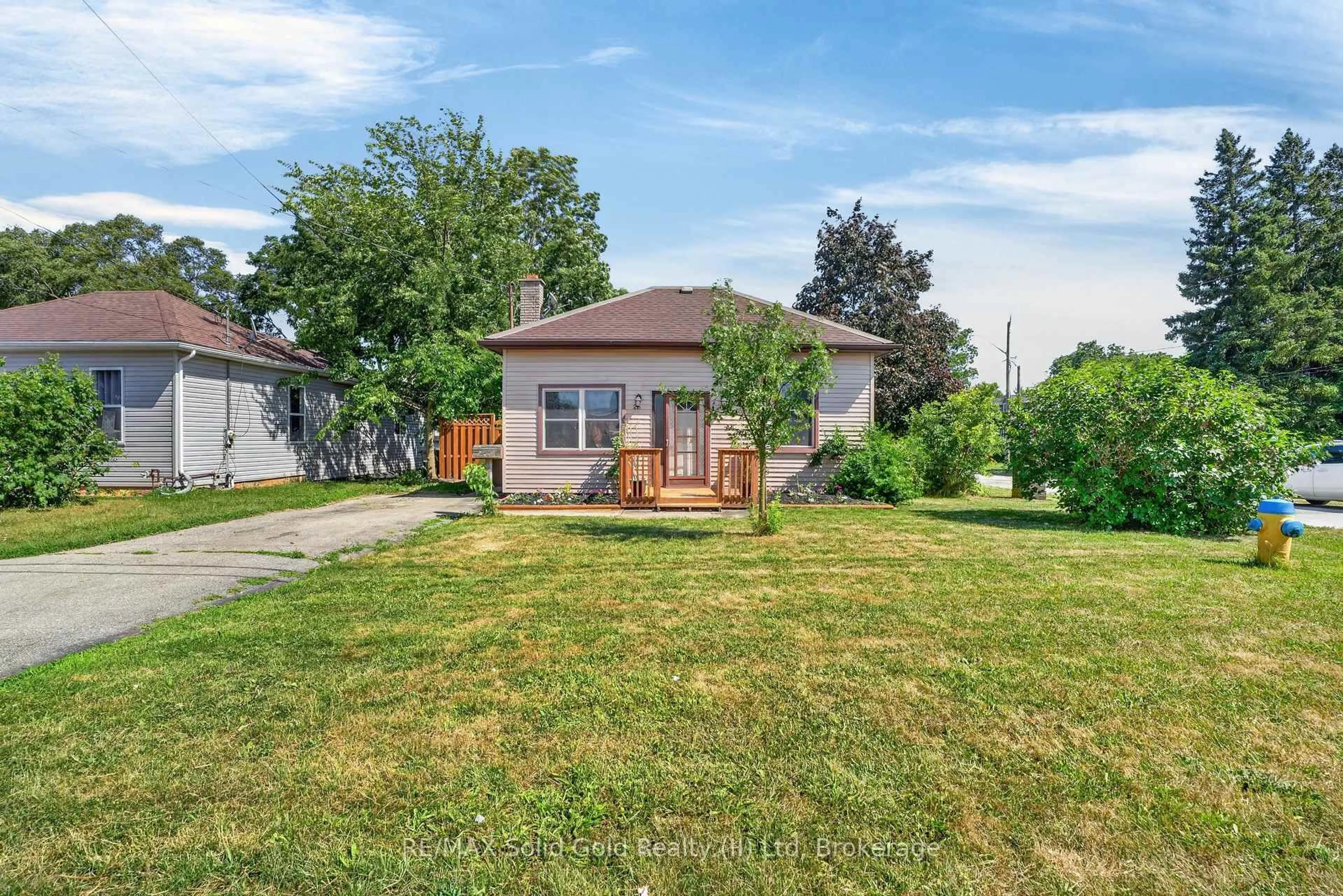 A pic from outside/outdoor area/front of a property/back of a property/a pic from drone, street for 23 Mcrae St, North Dumfries Ontario N0B 1E0