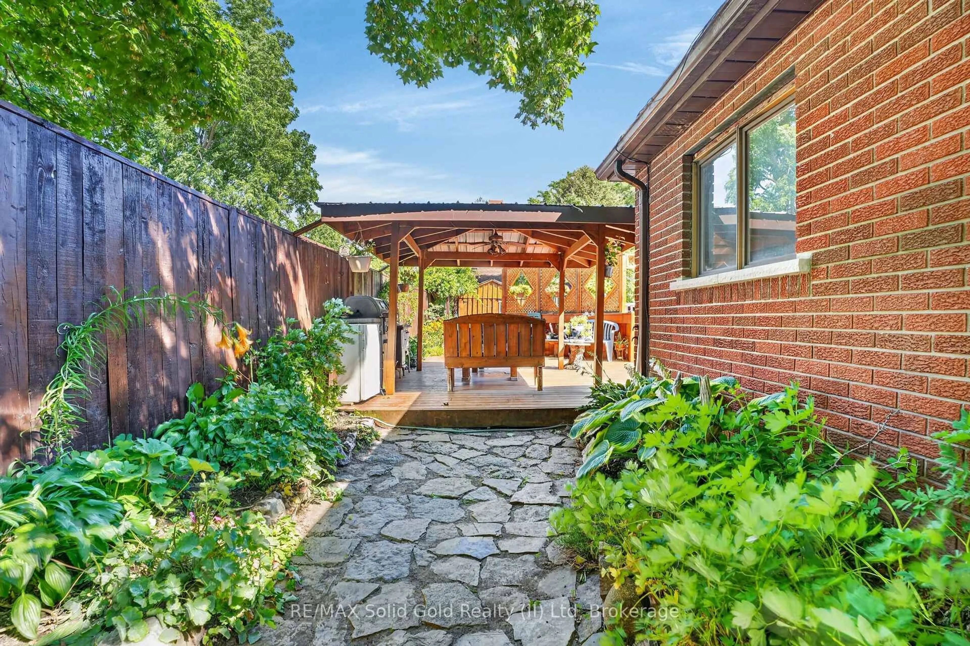 Patio, street for 23 Mcrae St, North Dumfries Ontario N0B 1E0