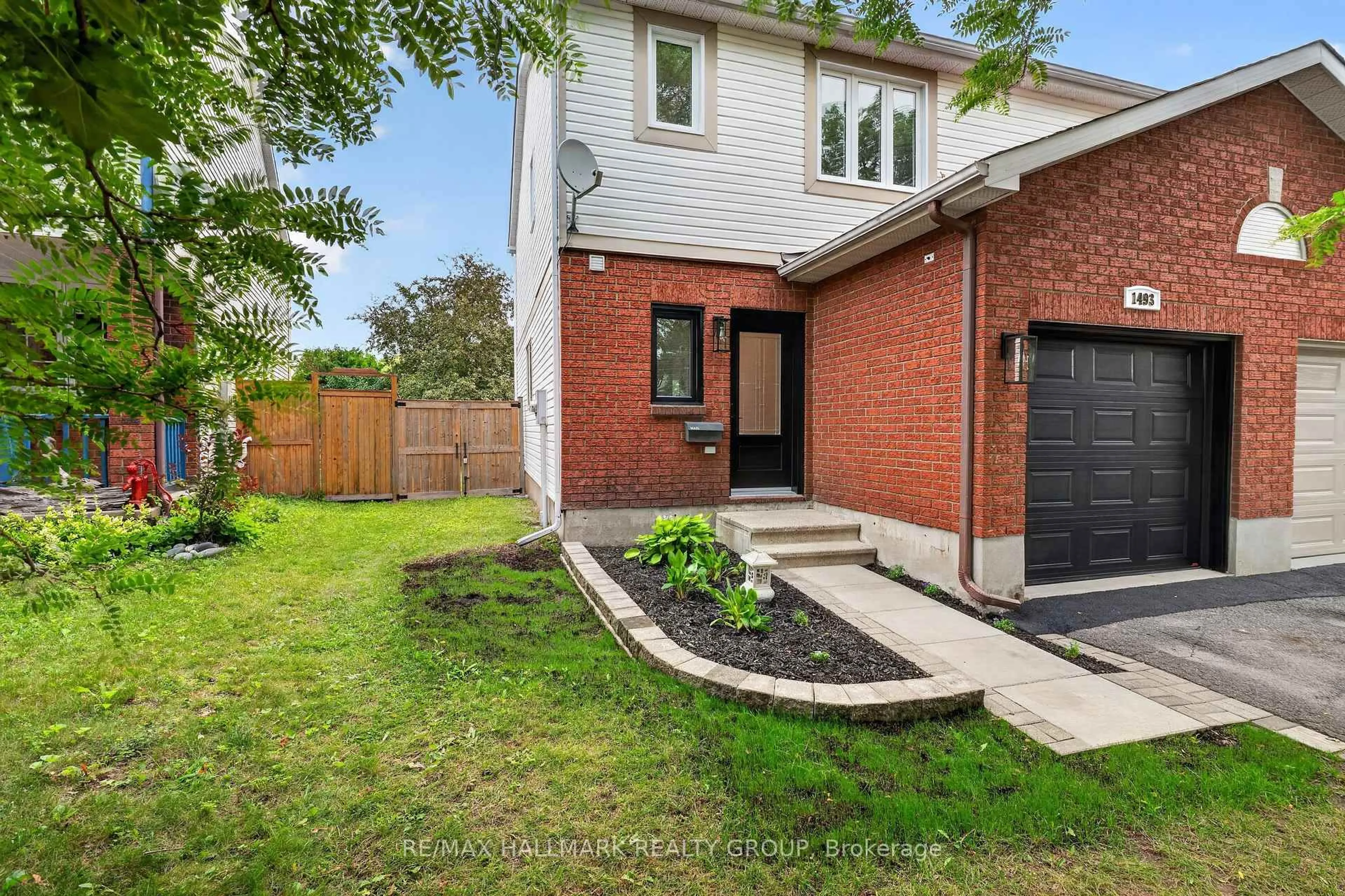 Home with brick exterior material, street for 1493 Launay Ave, Ottawa Ontario K4A 3S1