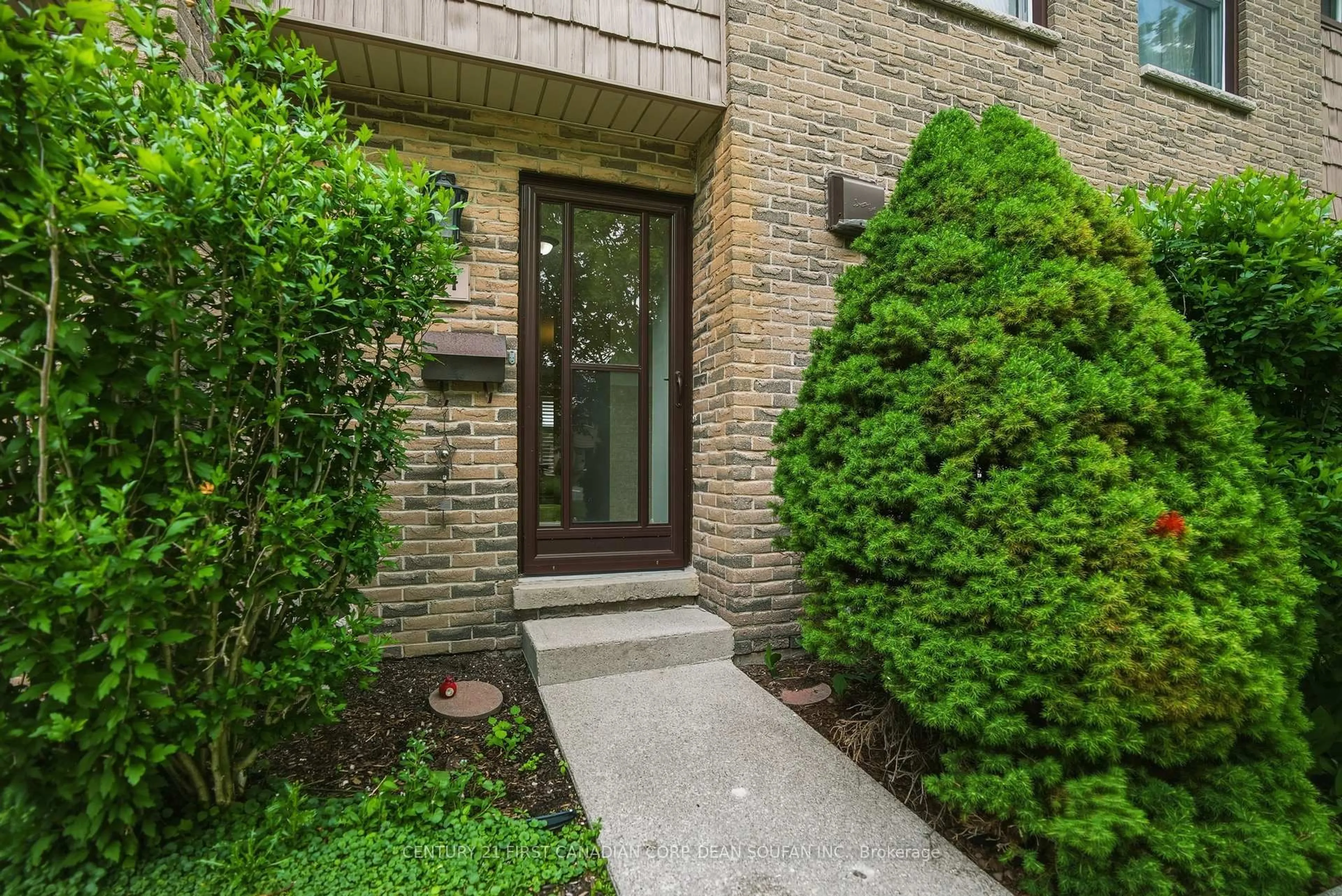Unknown for 634 WONDERLAND Rd, London South Ontario N6K 1L8