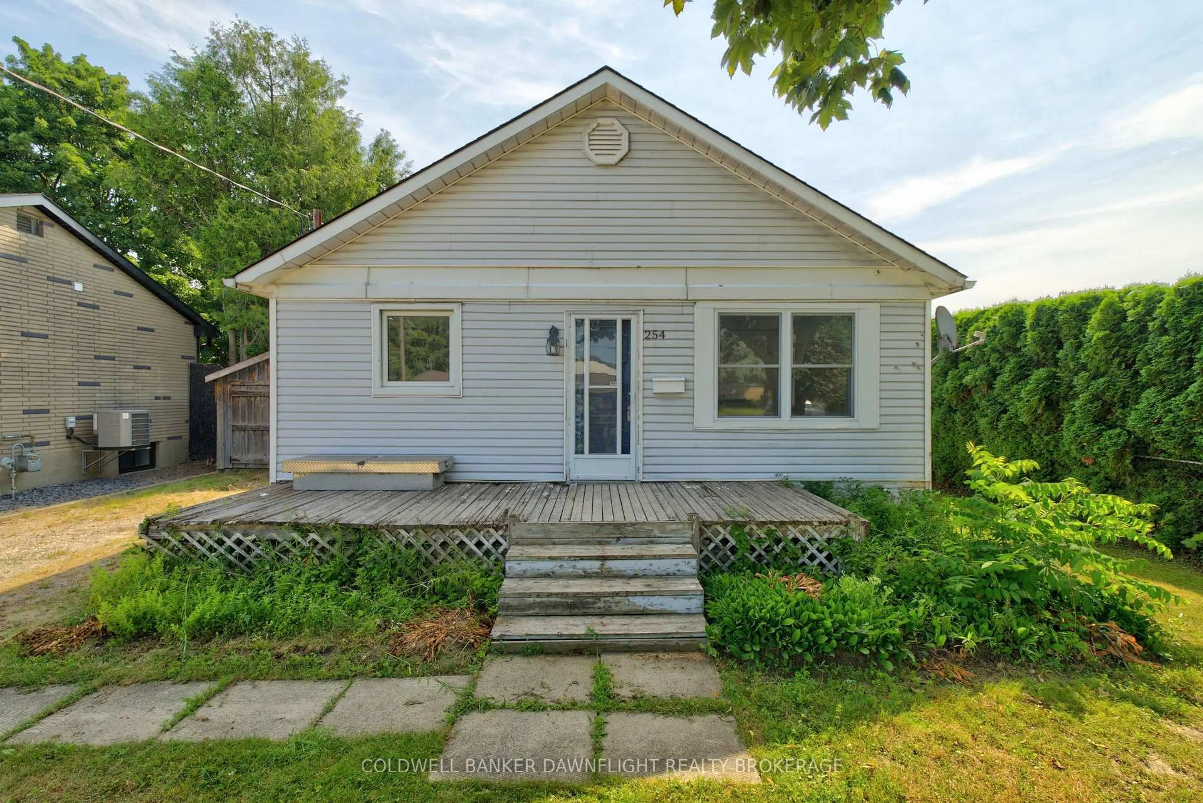 Home with vinyl exterior material, street for 254 Marlborough St, South Huron Ontario N0M 1S2