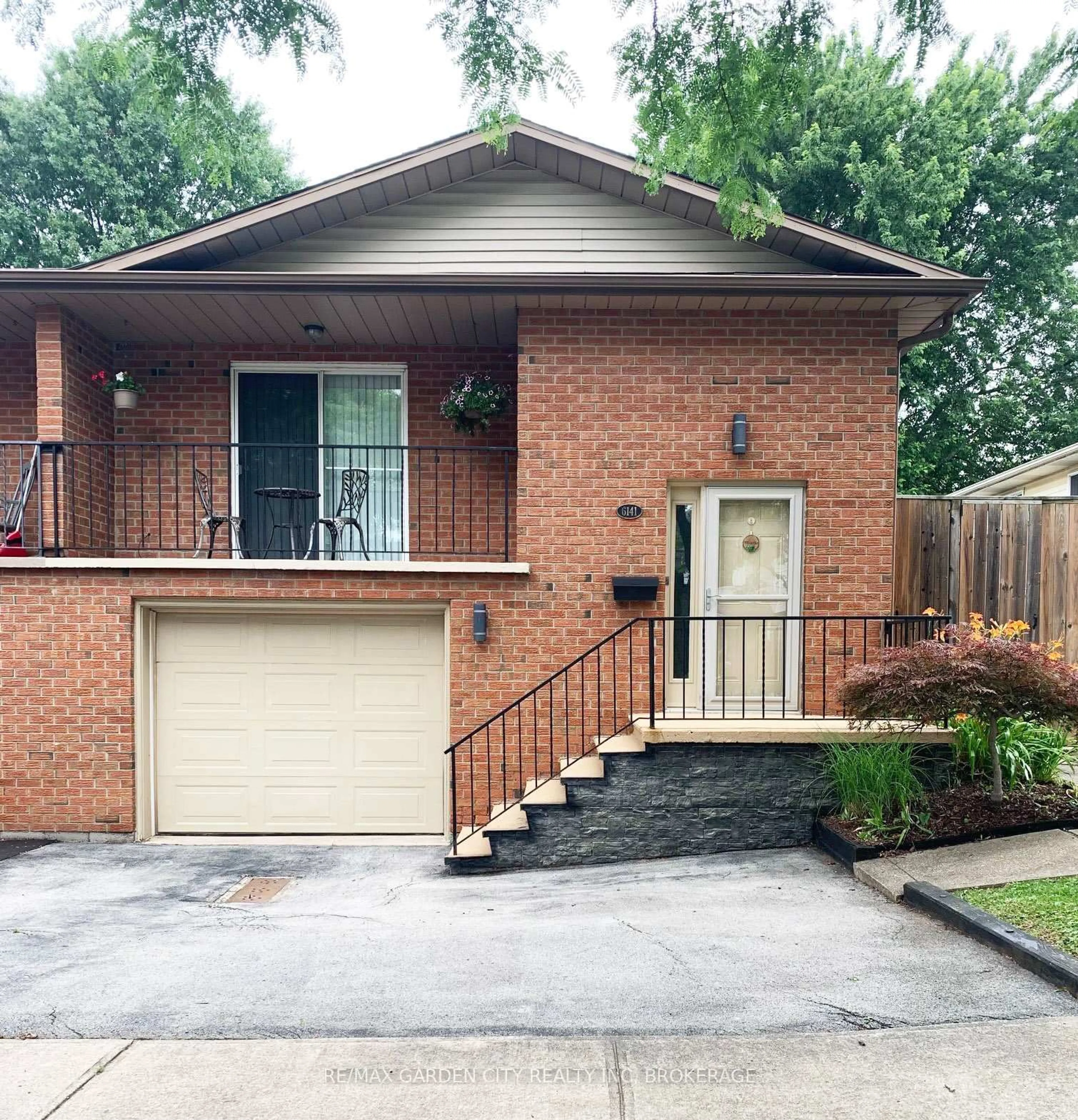 Home with brick exterior material, street for 6141 Wildrose Cres, Niagara Falls Ontario L2G 7T3