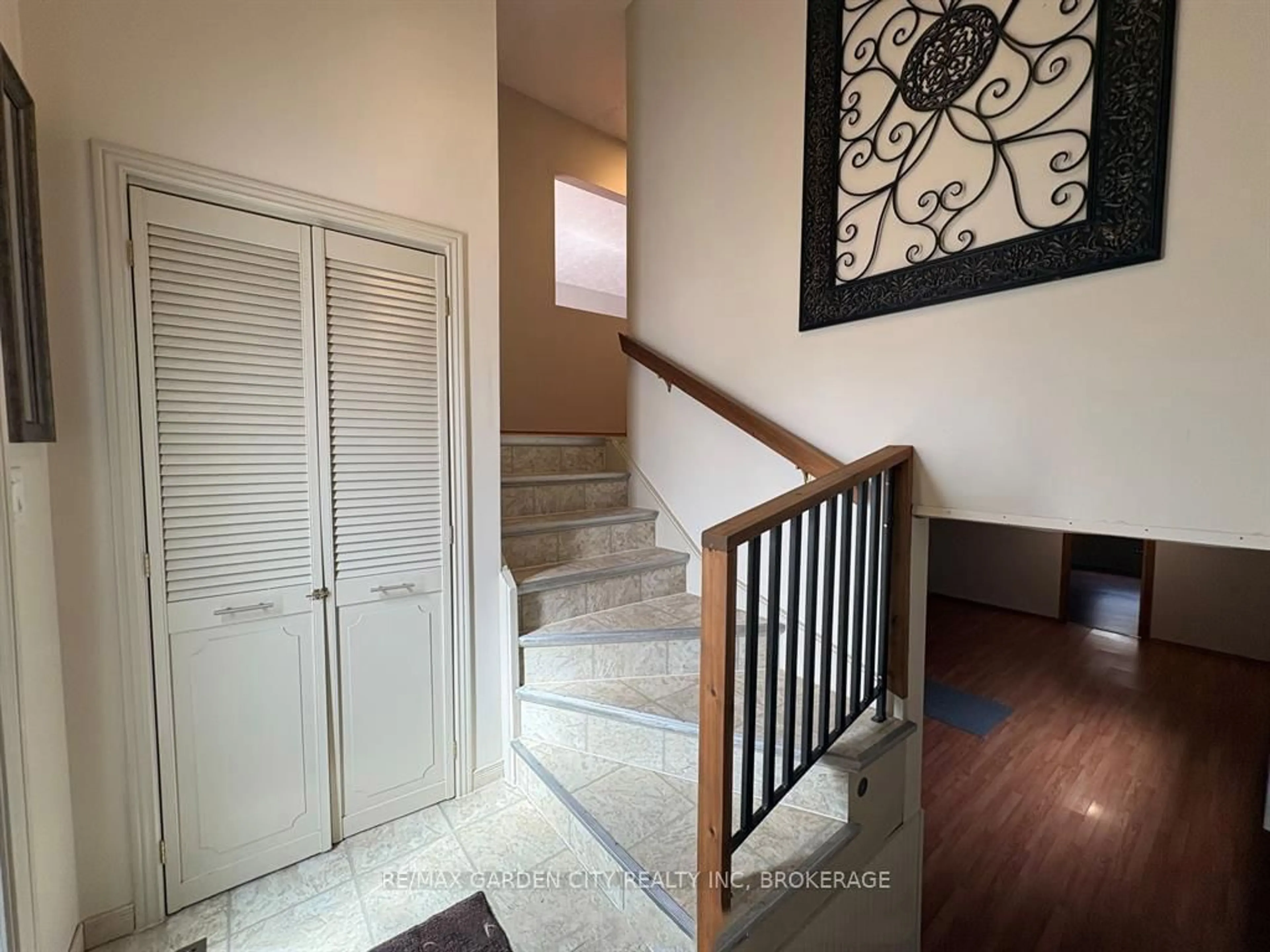 Unknown for 6141 Wildrose Cres, Niagara Falls Ontario L2G 7T3