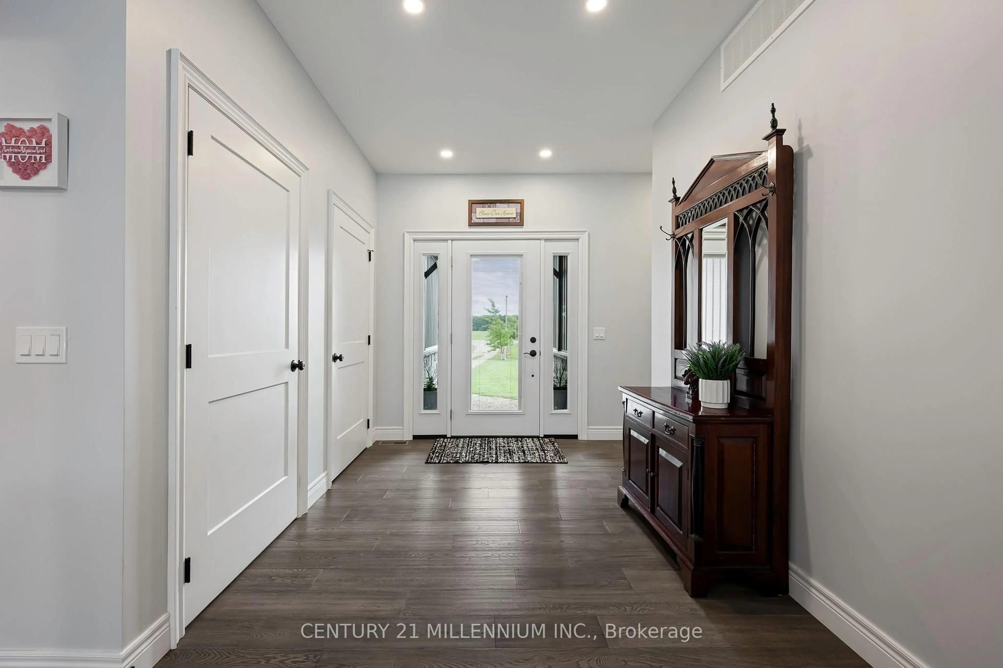 Indoor entryway for 706183 County Rd 21 Rd, Mulmur Ontario L9V 0W4