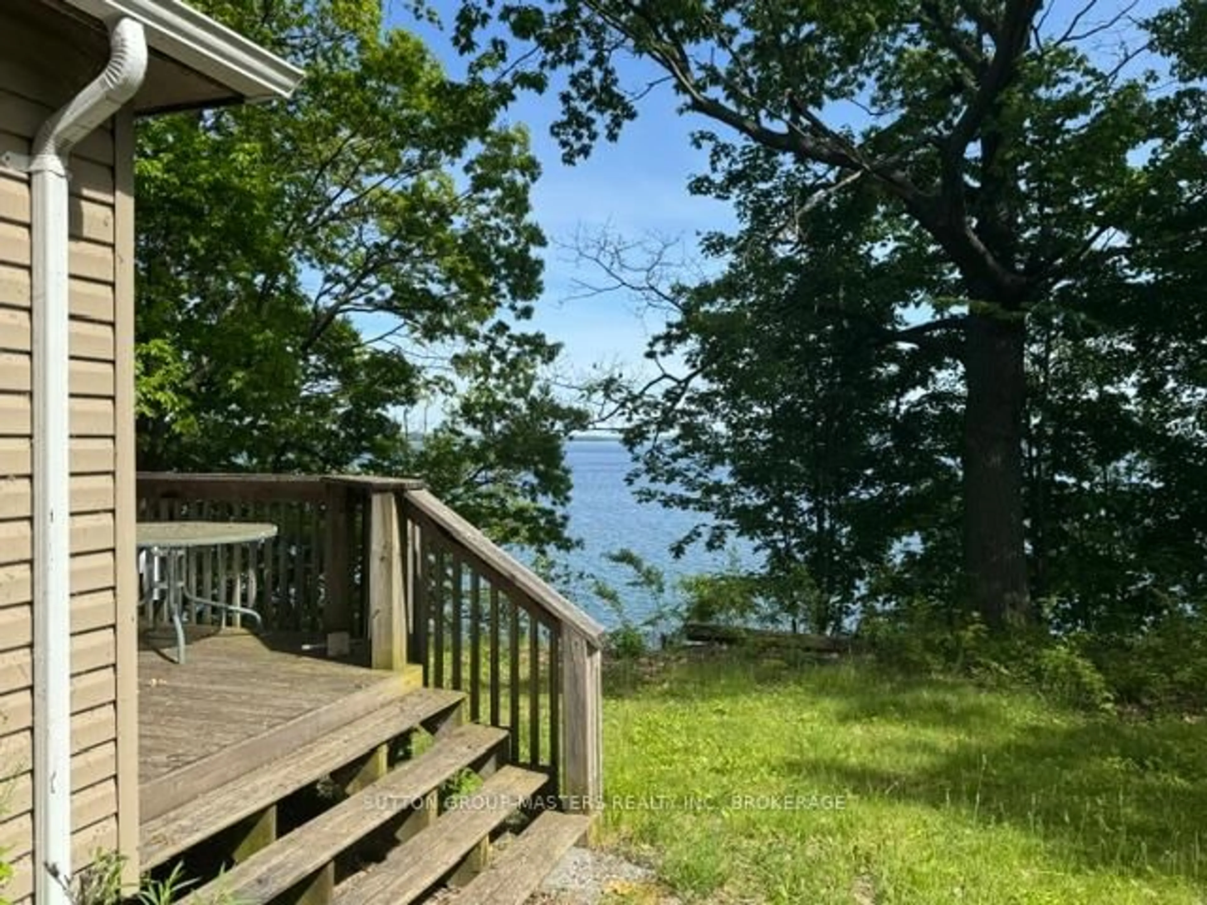 A pic from outside/outdoor area/front of a property/back of a property/a pic from drone, water/lake/river/ocean view for 2458 Howe Island Dr, Gananoque Ontario K7G 2V6