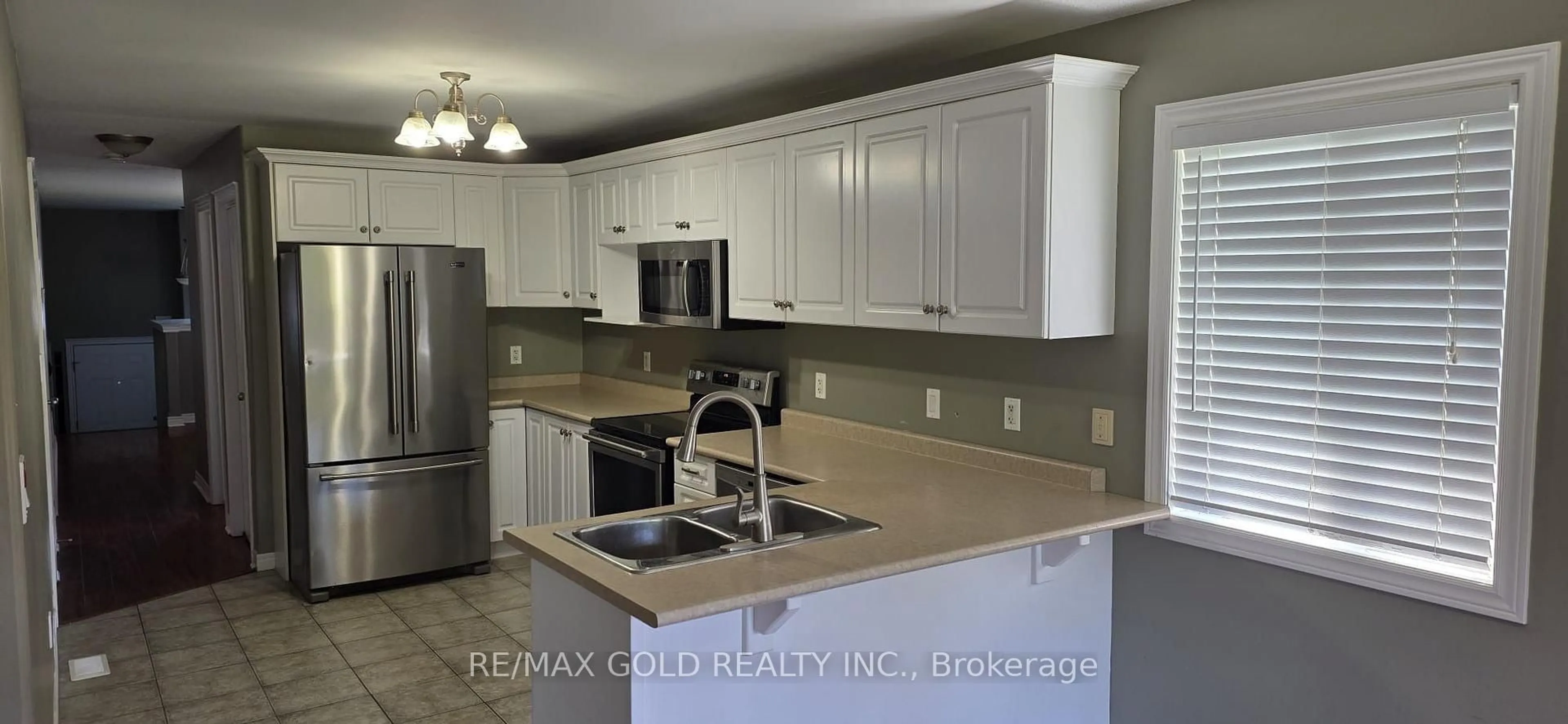 Open concept kitchen, unknown for 11 Rose Ave, Welland Ontario L3C 2W8